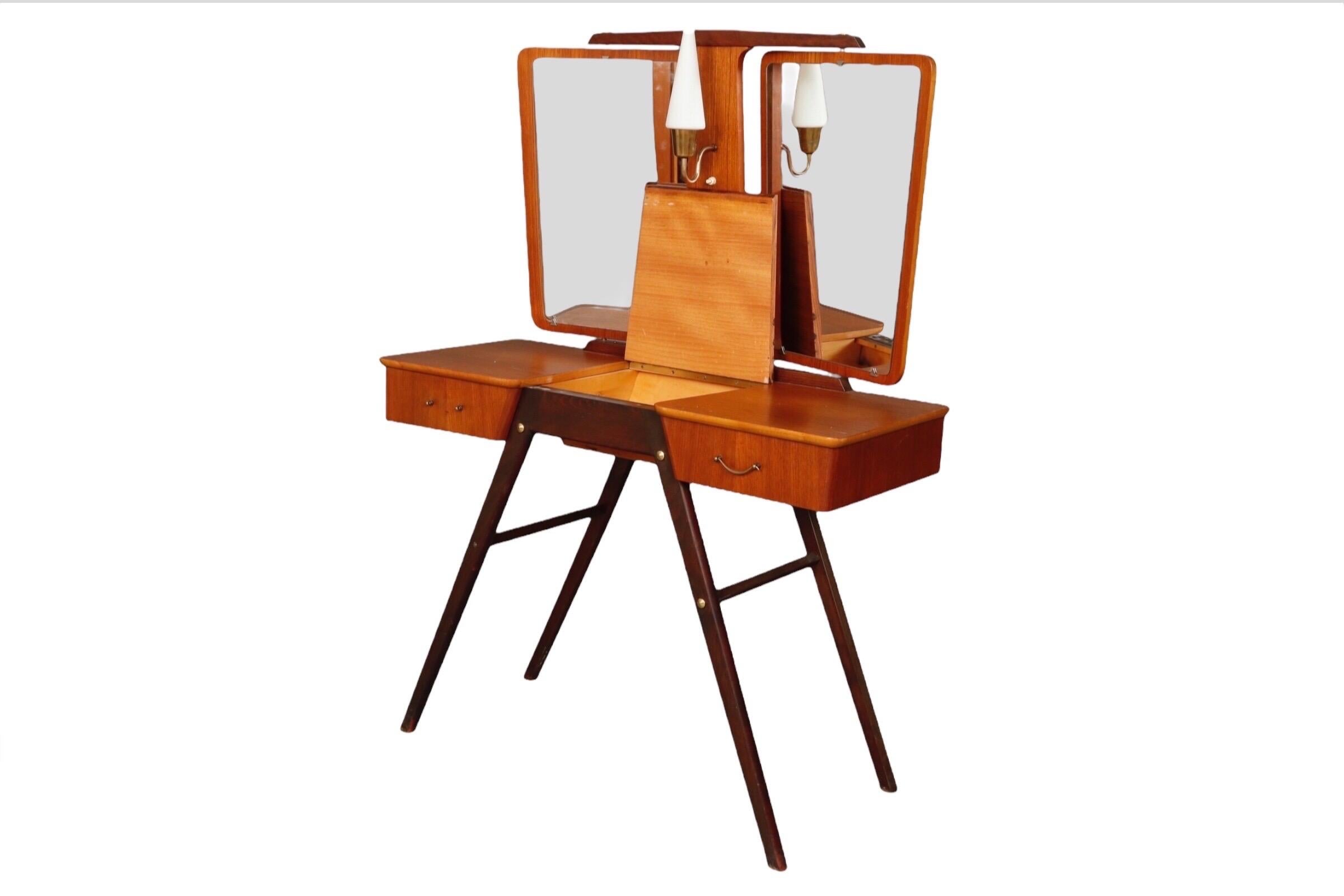 Mid-Century Modern Two Mirror Teak Vanity In Good Condition In Hudson, NY