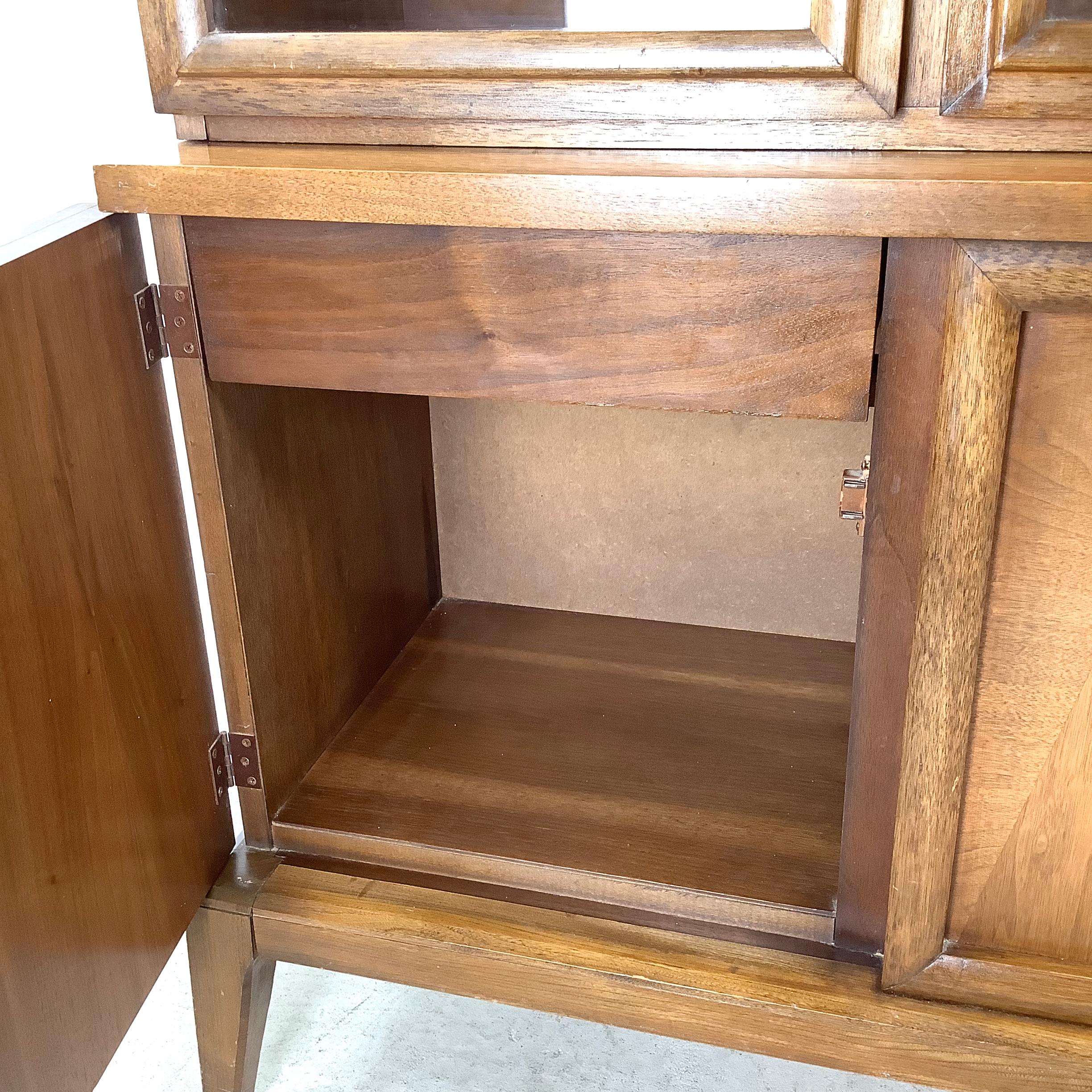 Vajilla de dos piezas moderna de mediados de siglo en venta 2