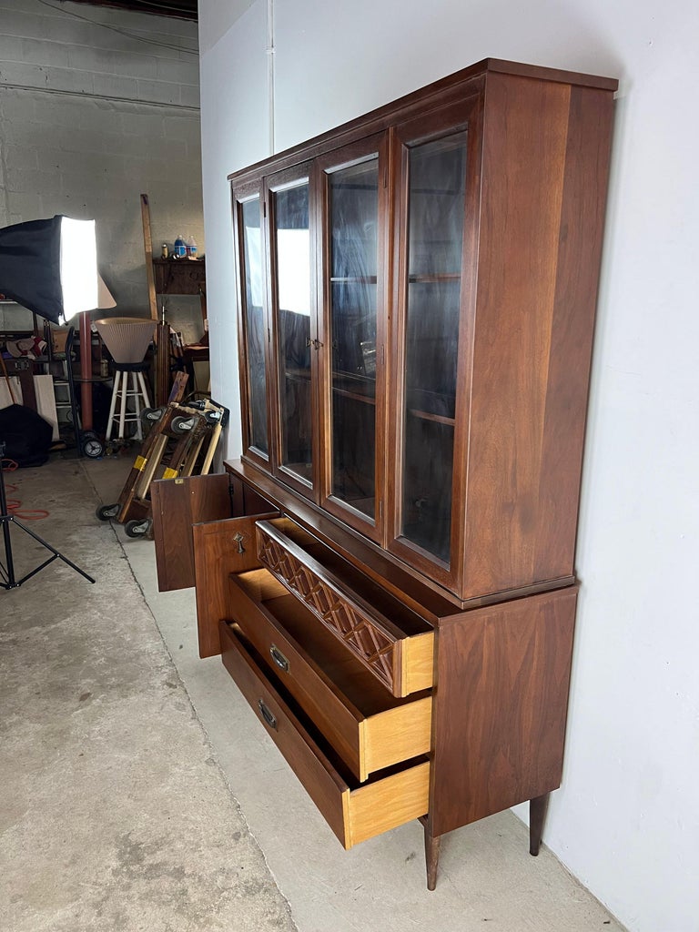 Mid Century Modern Two Piece China For Sale at 1stDibs