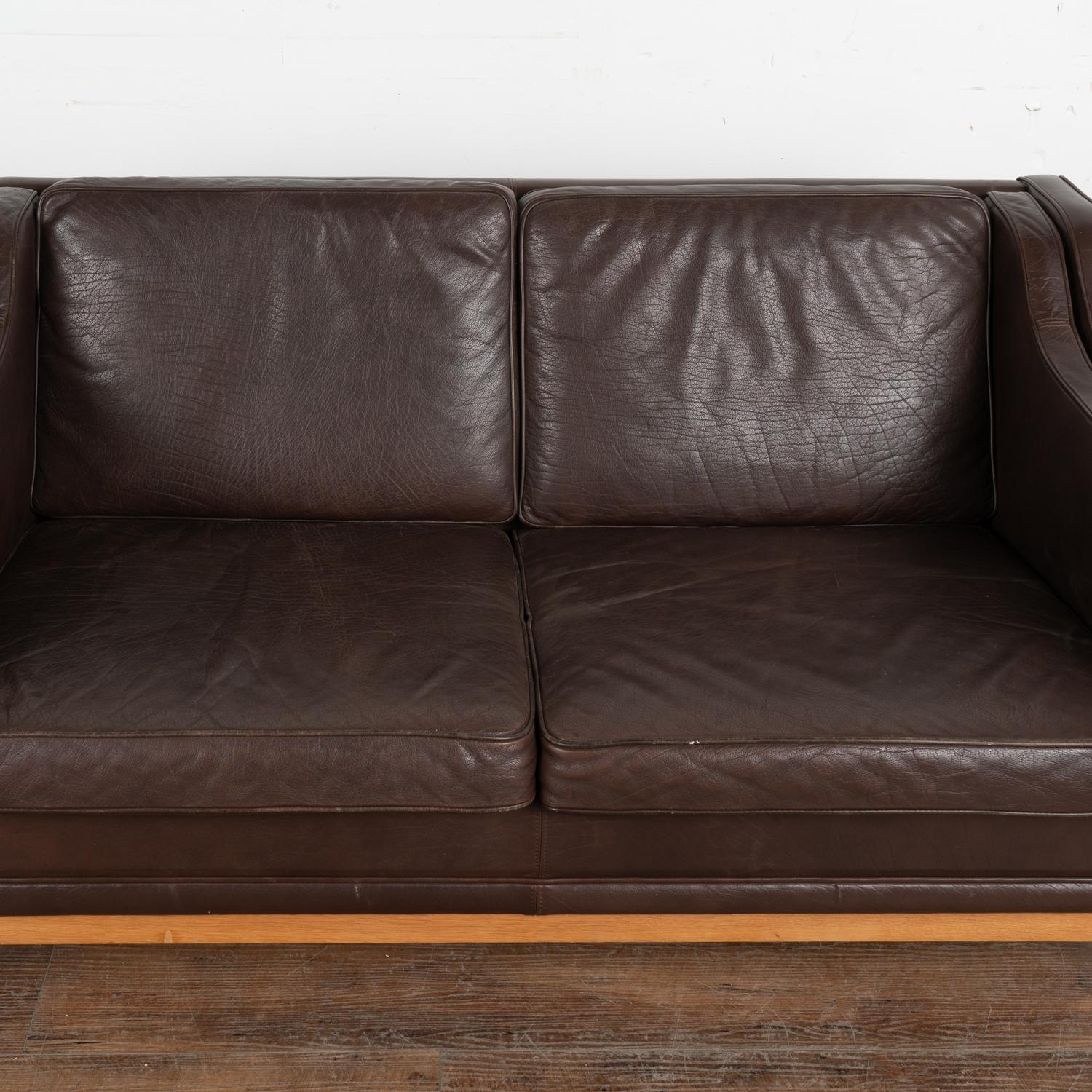 Mid Century Modern Two Seat Brown Leather Sofa Loveseat, Denmark circa 1960 For Sale 1