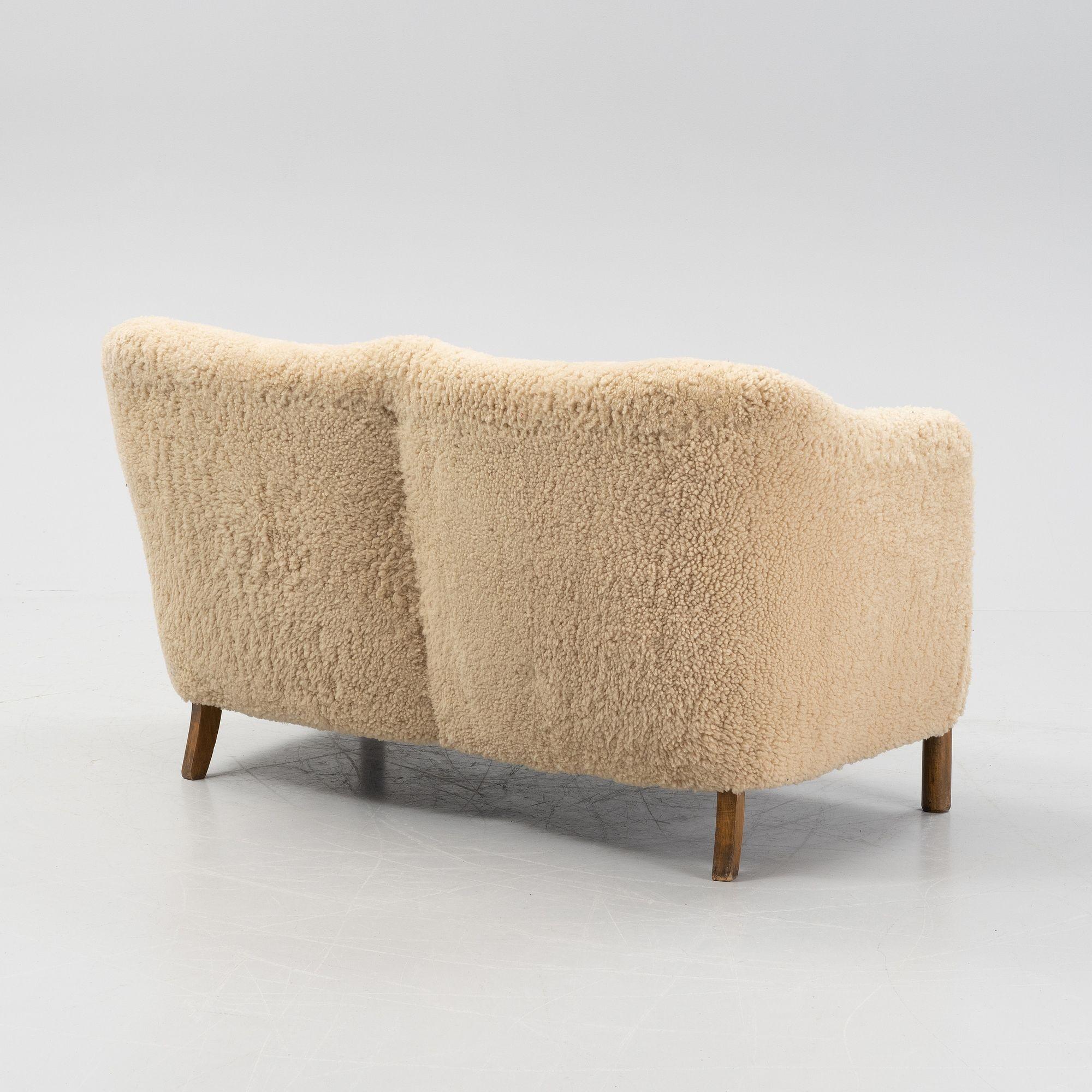 Mid-Century Modern Two-Seater Sofa / Settee, Sheepskin, Danish Cabinet Maker In Good Condition In Stamford, CT