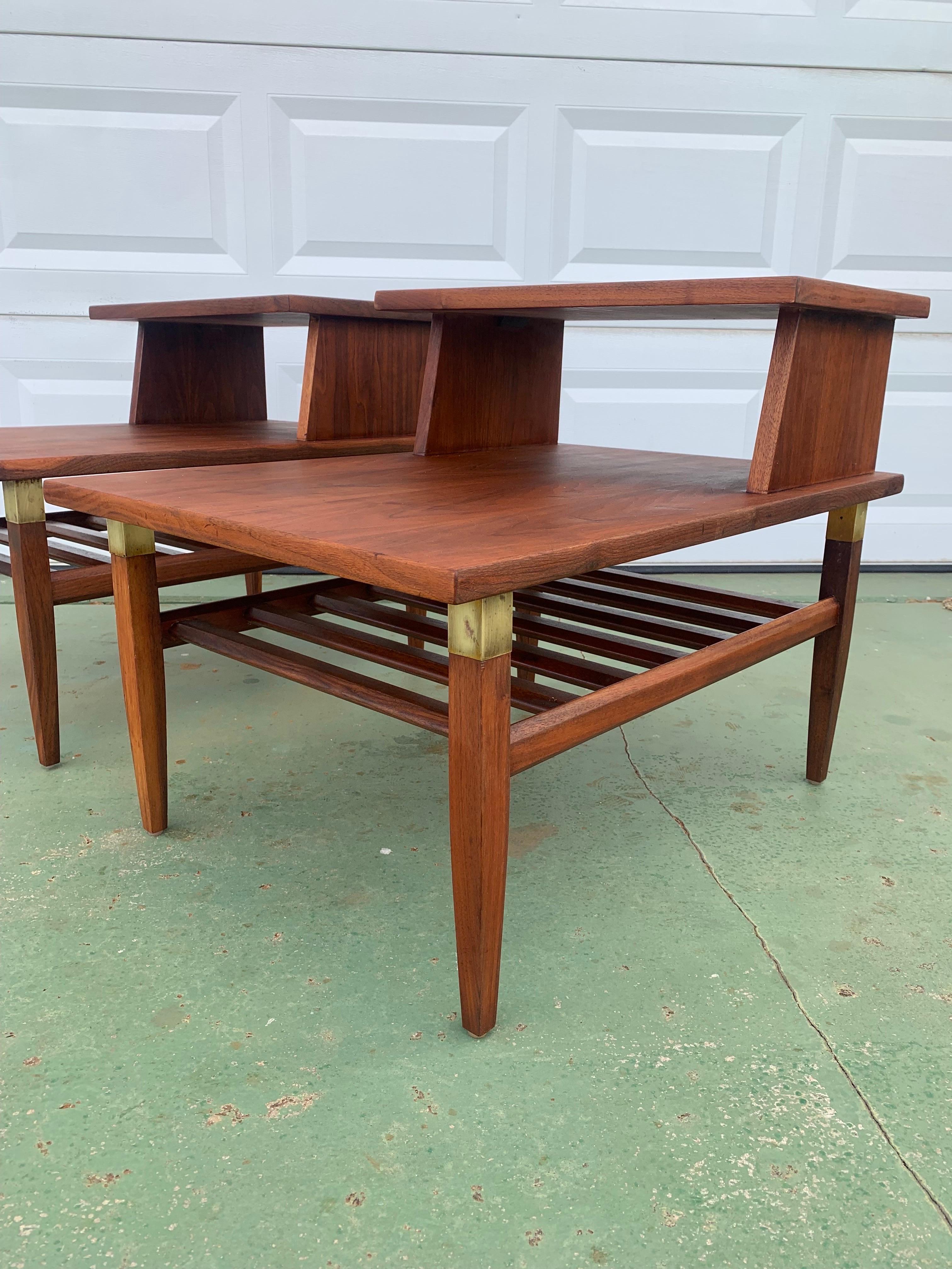 Mid-Century Modern Two-Tier End Tables in Walnut and Brass, a Pair In Good Condition For Sale In Boynton Beach, FL