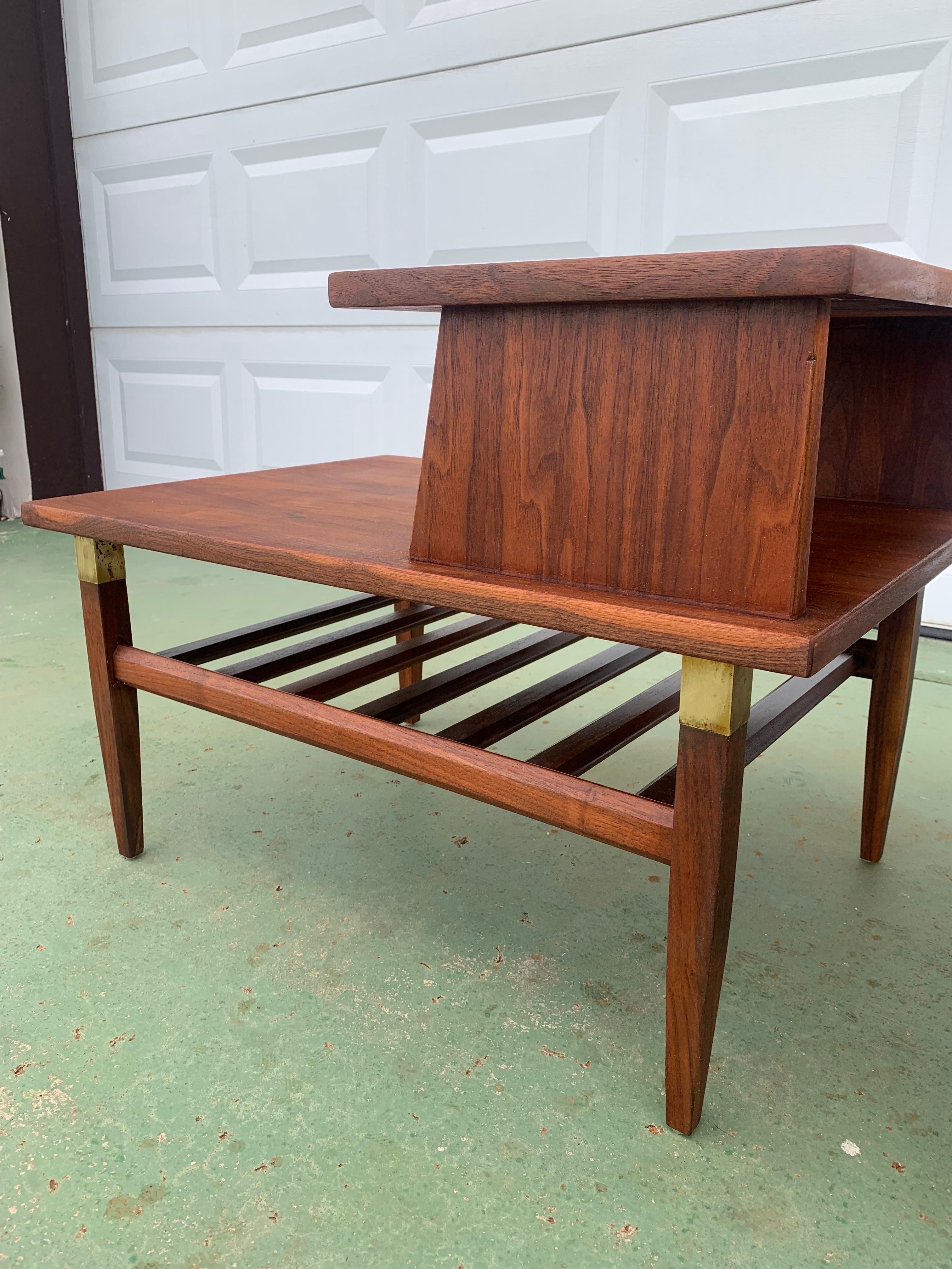 Mid-Century Modern Two-Tier End Tables in Walnut and Brass, a Pair For Sale 1