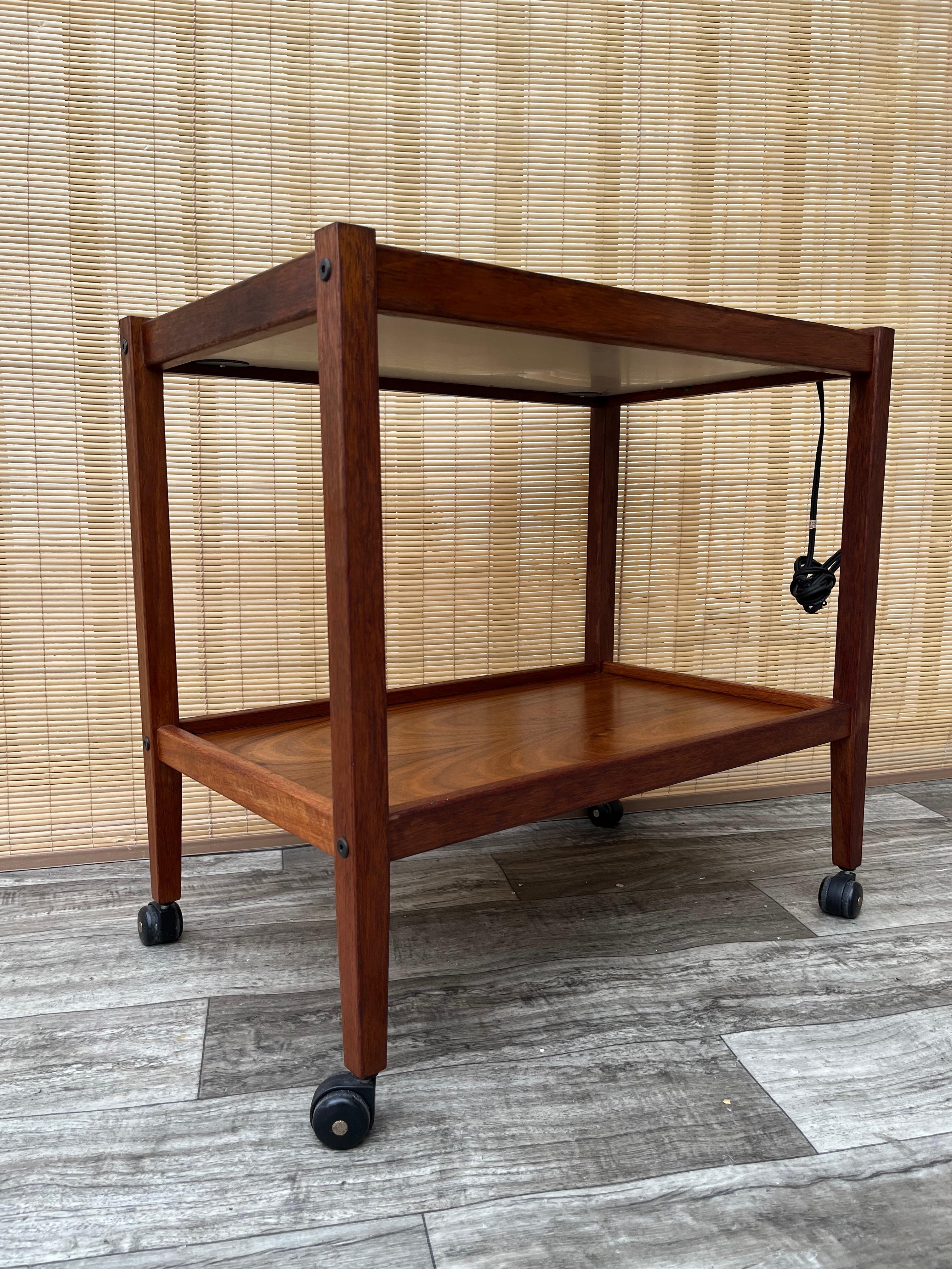 Mid-Century Modern Two-Tier Hot Table Buffet Cart by Salton, circa 1960s For Sale 1