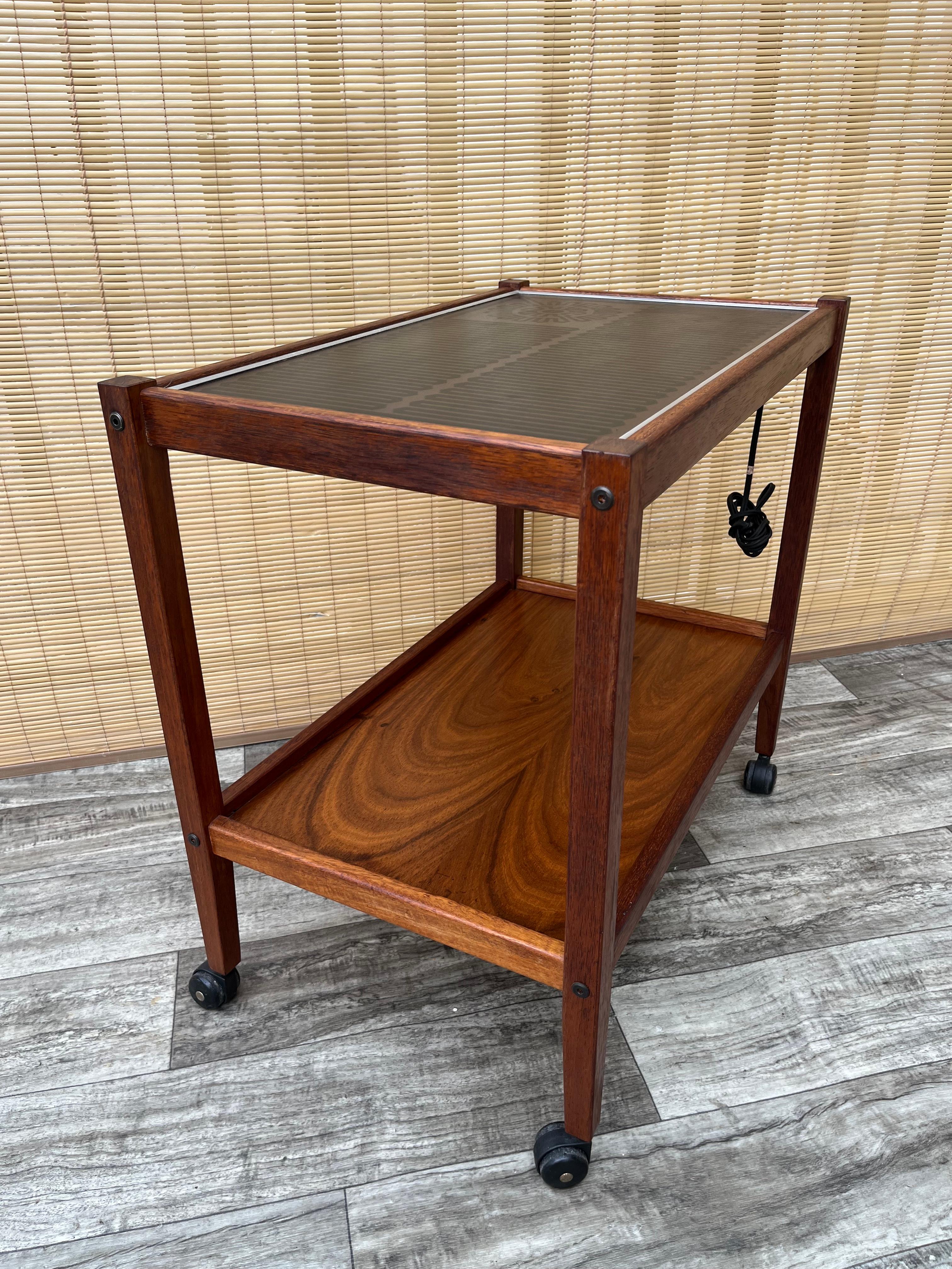 Mid-Century Modern Two-Tier Hot Table Buffet Cart by Salton, circa 1960s For Sale 4