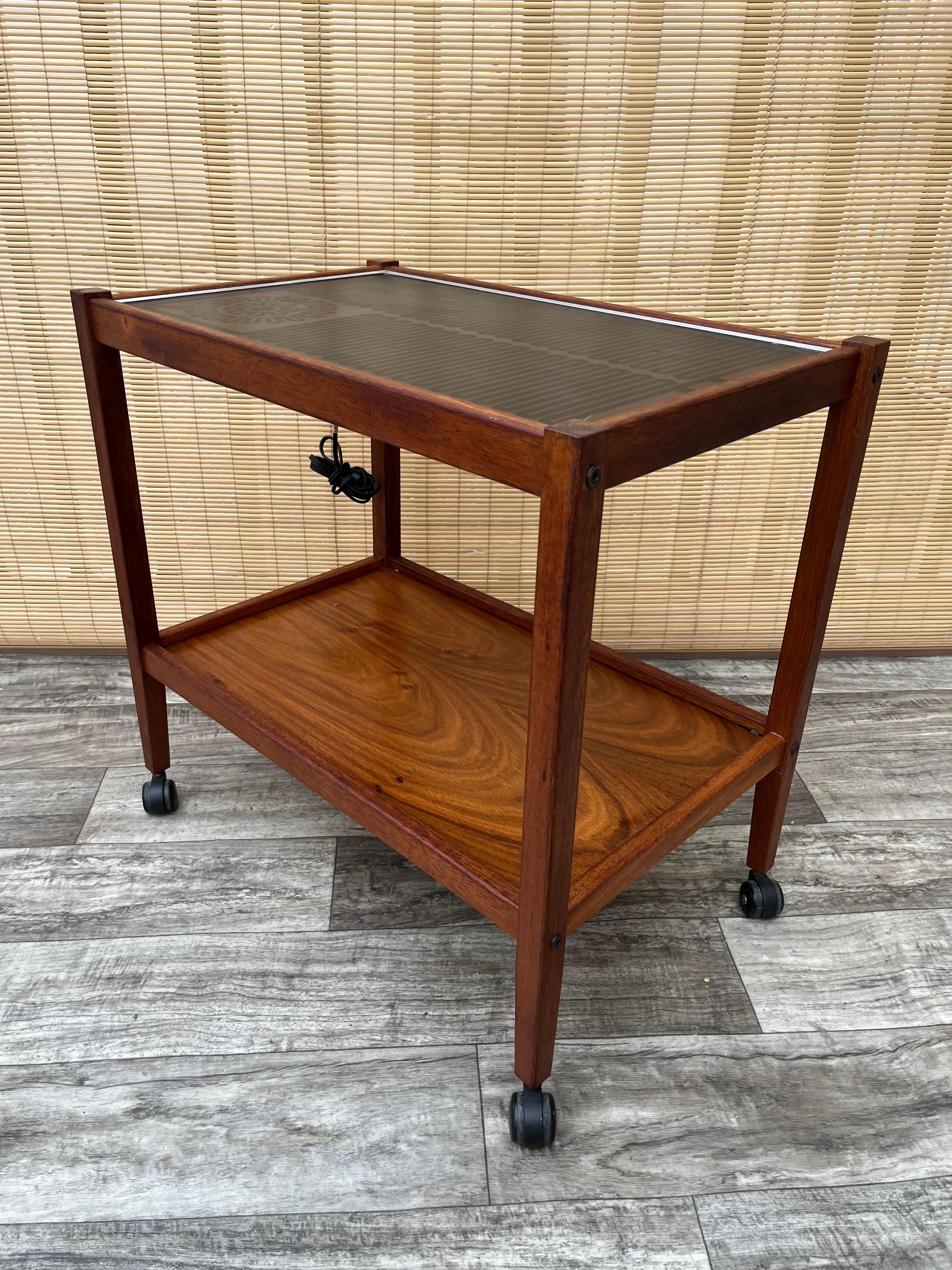 Mid-Century Modern Two-Tier Hot Table Buffet Cart by Salton, circa 1960s For Sale 7