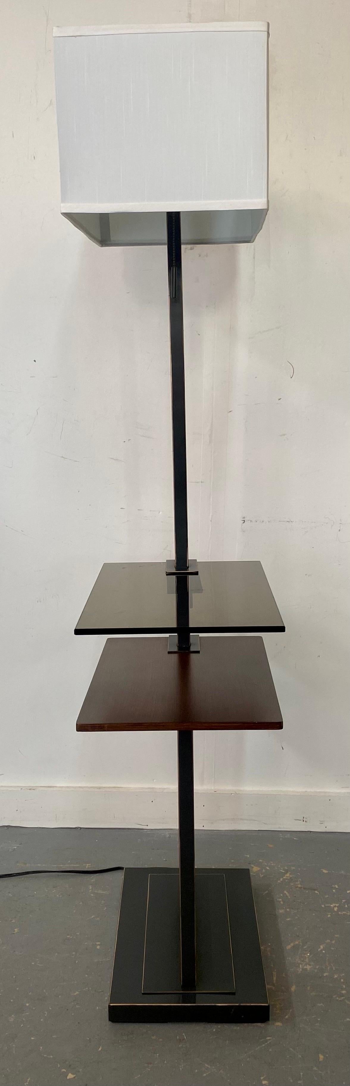 Mid- Century Modern Two-Tier Table Floor Lamp In Good Condition For Sale In Plainview, NY