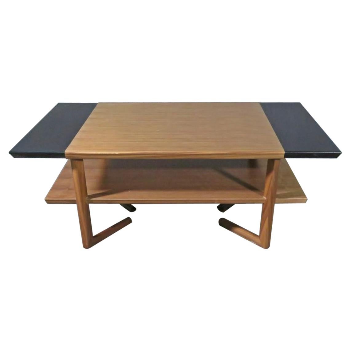 Table basse à deux niveaux, moderne du milieu du siècle dernier