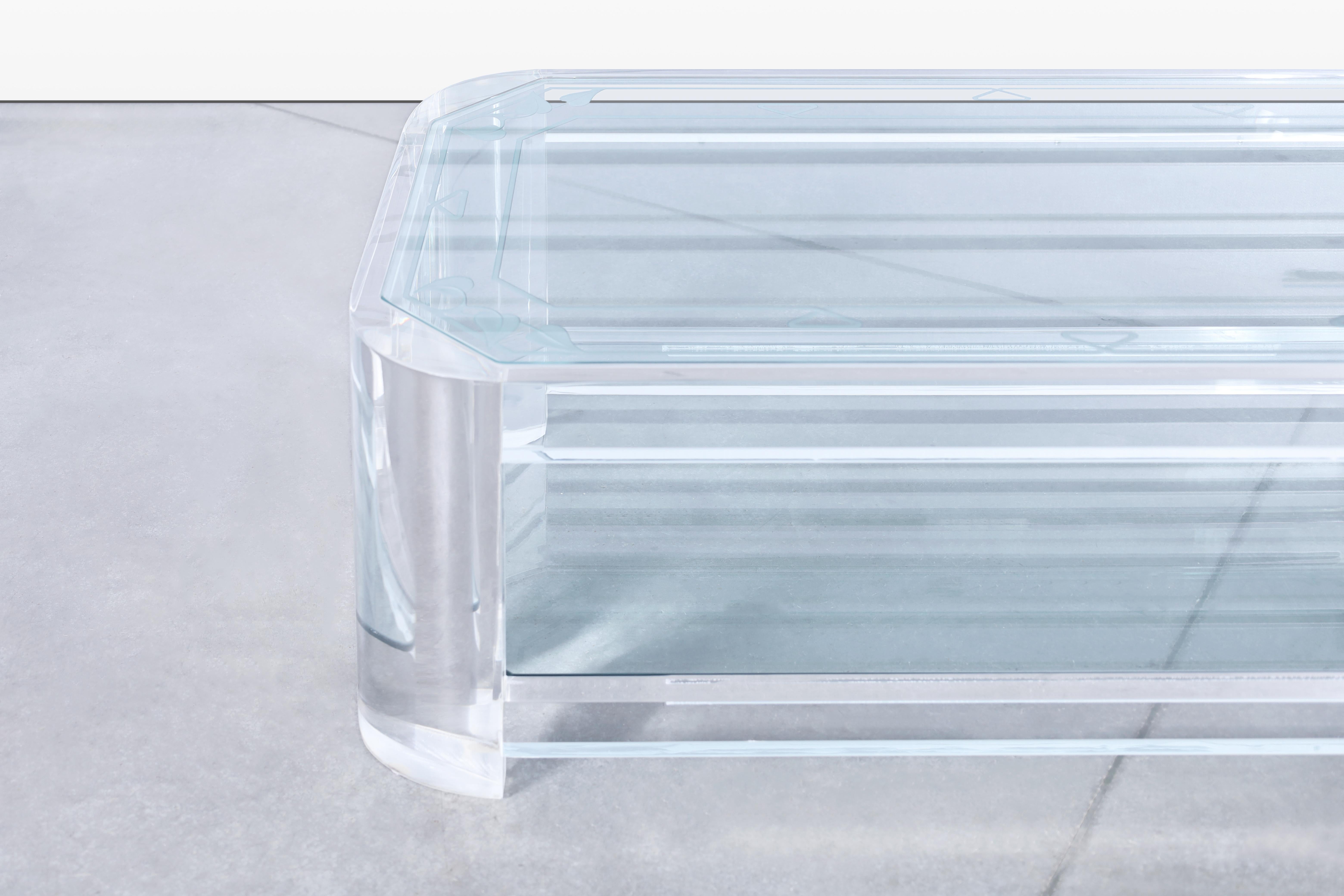 Mid-Century Modern Table basse à deux niveaux en lucite The Modernity en vente