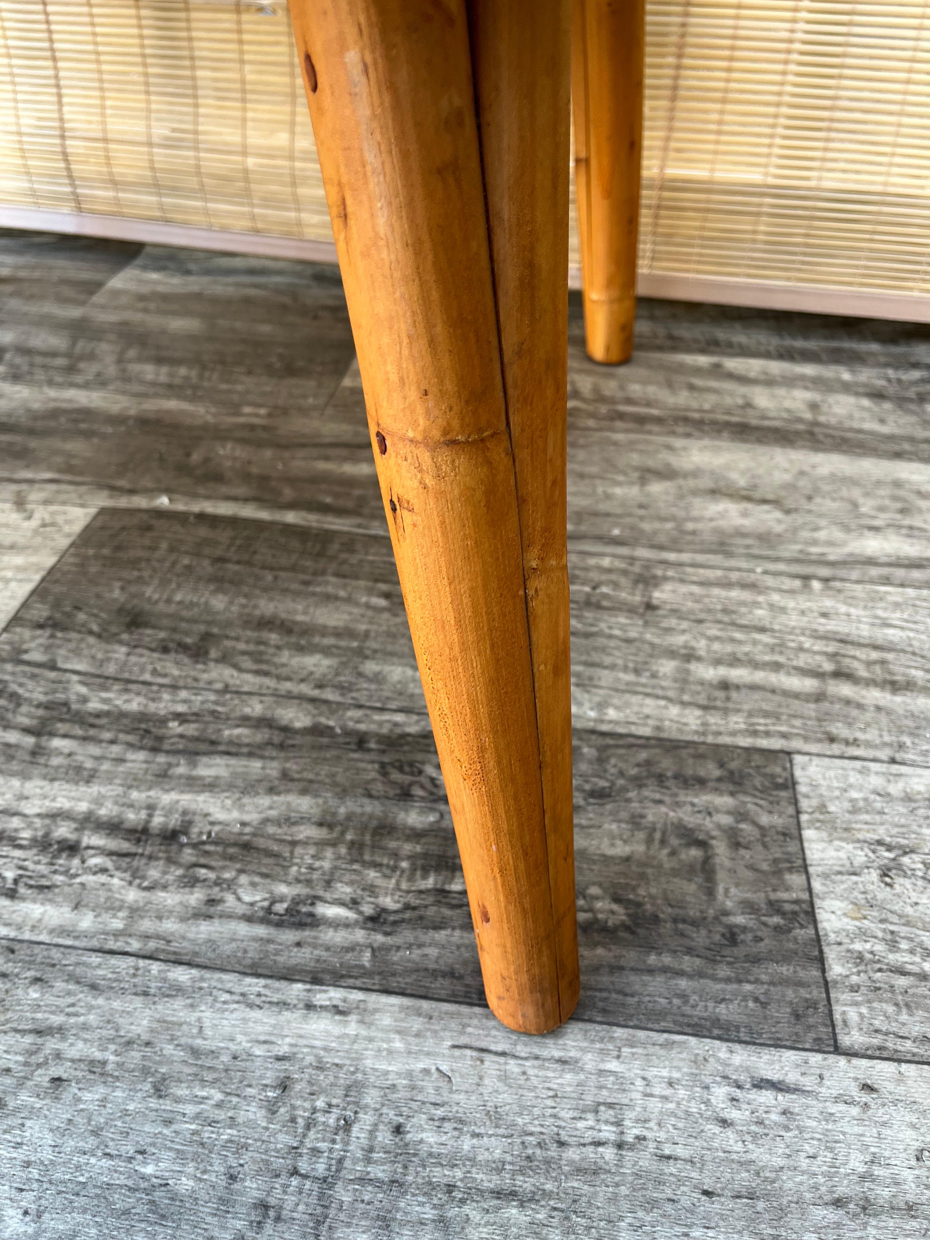 Mid Century Modern Two Tiered Rattan Corner Table. Circa 1950s For Sale 11