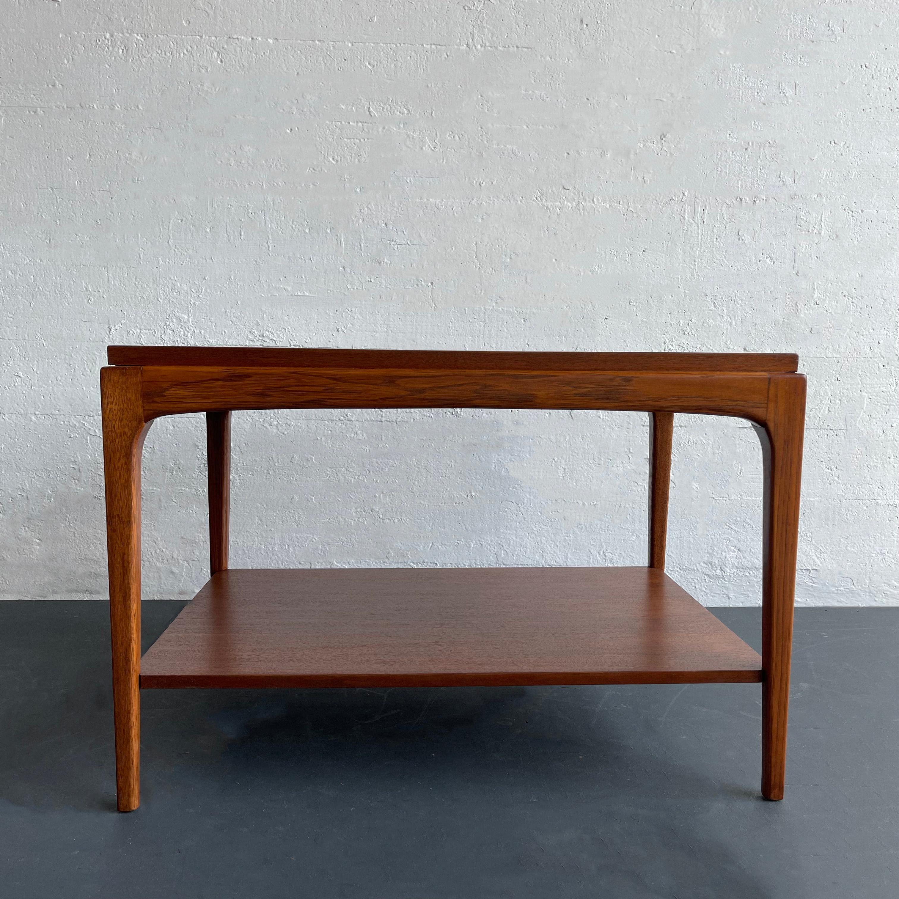 Mid-Century Modern Two-Tiered Side Table By Lane Furniture In Good Condition In Brooklyn, NY