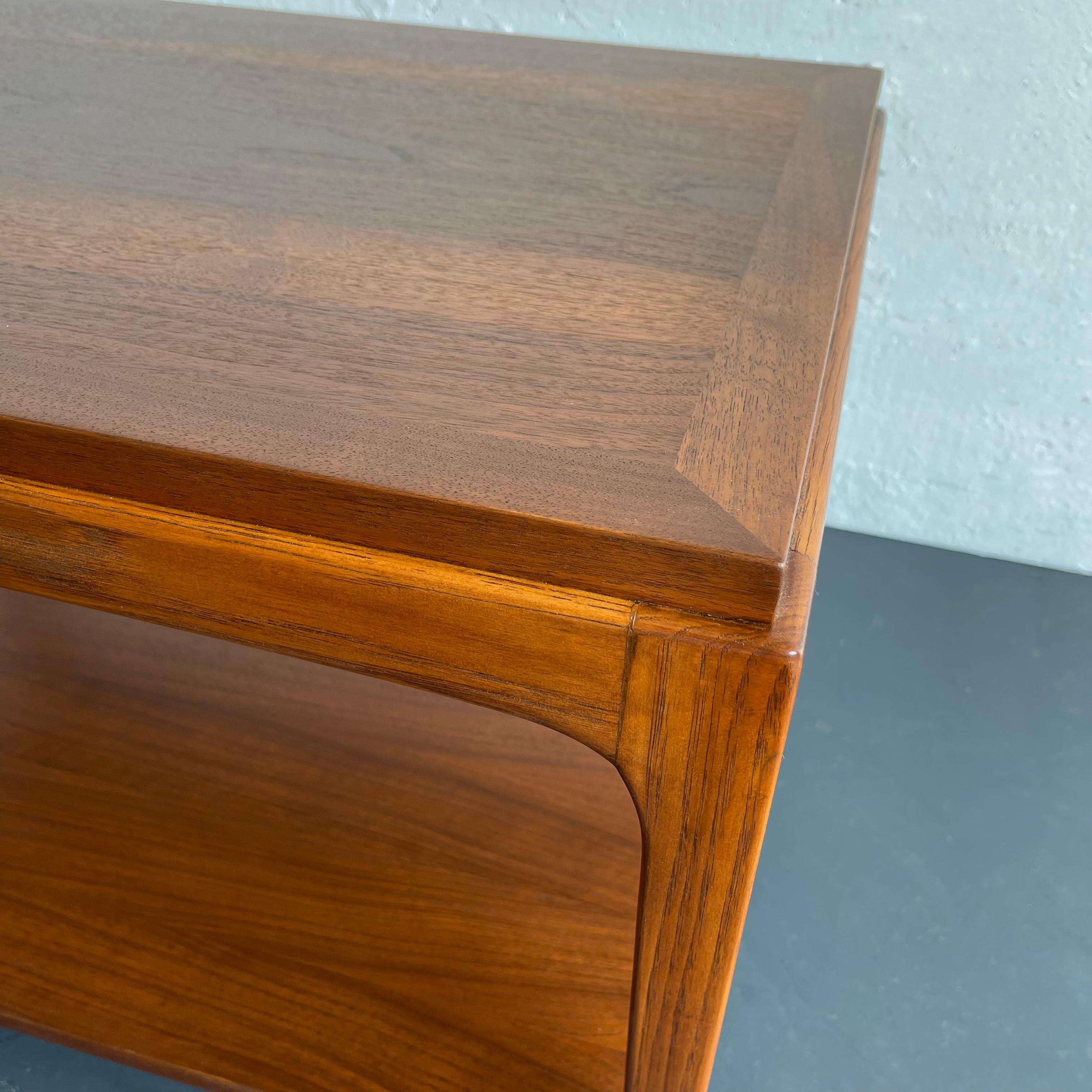 Mid-Century Modern Two-Tiered Side Table By Lane Furniture 2