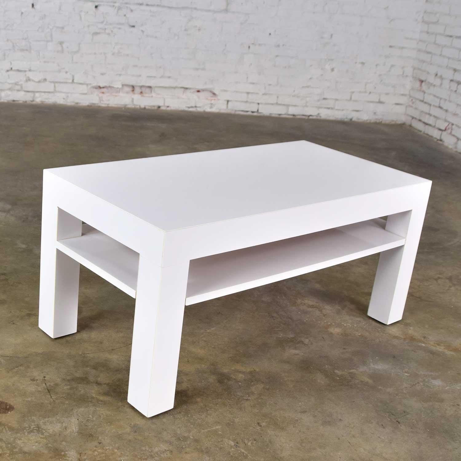 Mid-Century Modern Two-Tiered White Laminate Parson’s Style Coffee or End Table For Sale 3
