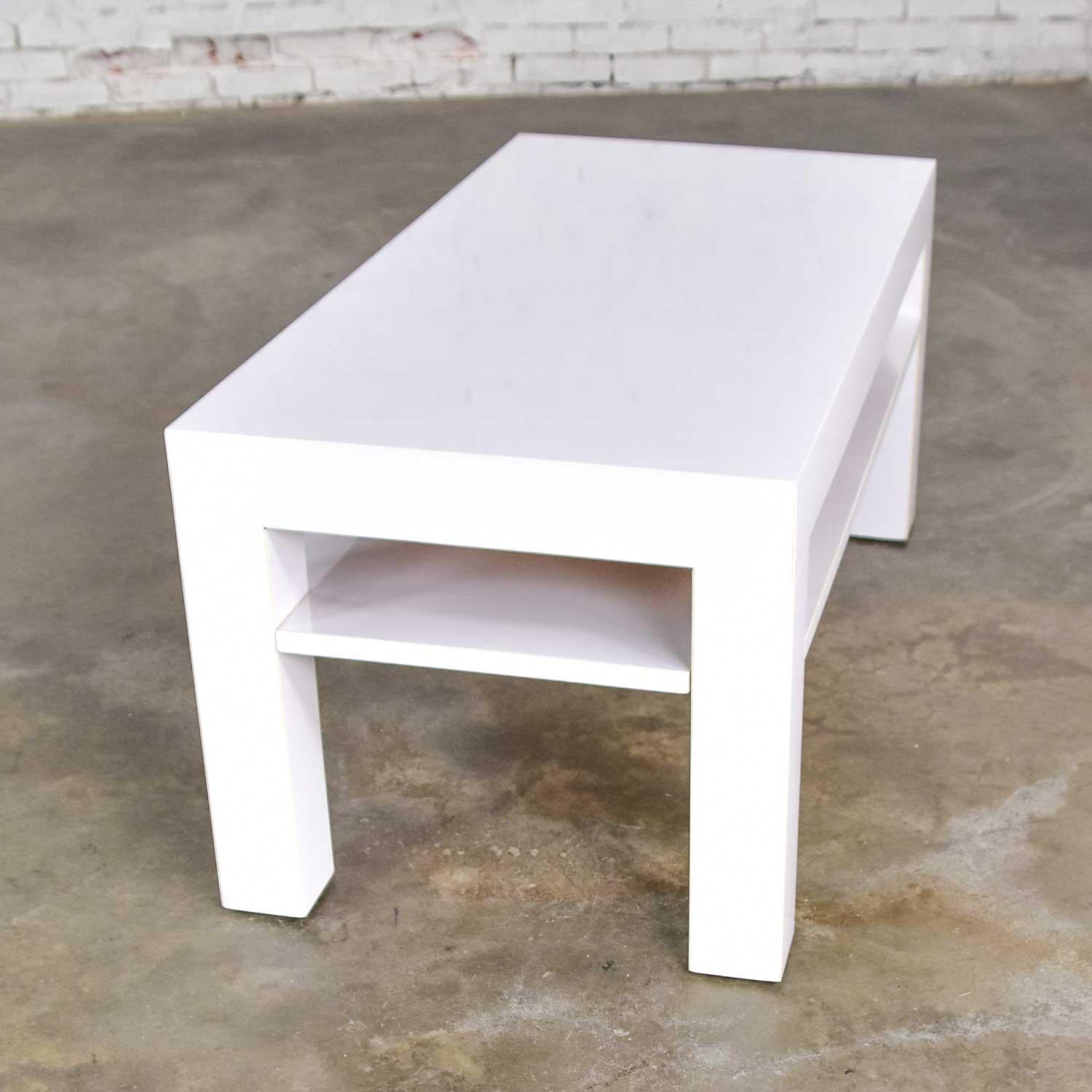 Mid-Century Modern Two-Tiered White Laminate Parson’s Style Coffee or End Table For Sale 7