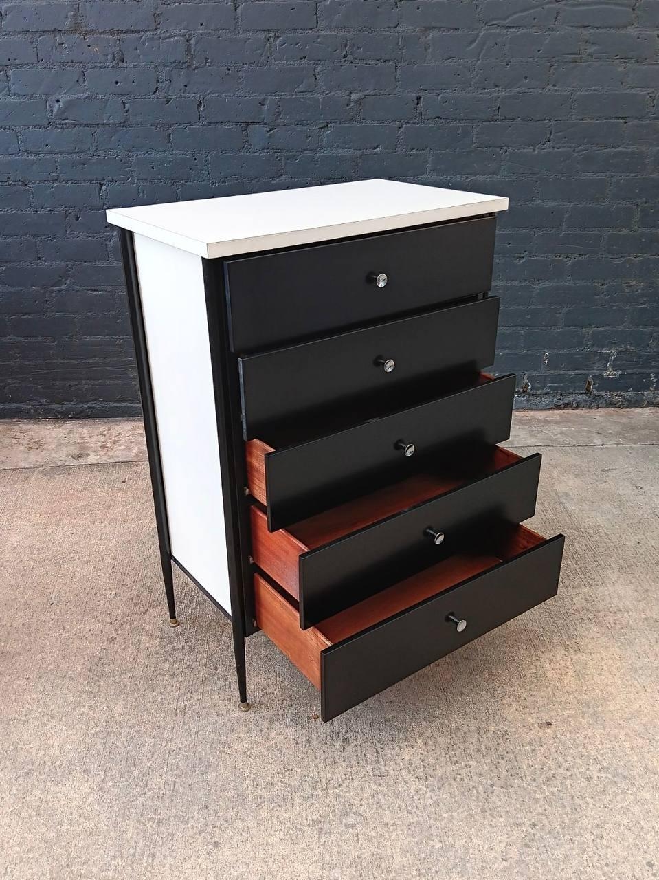 Mid-Century Modern Two-Tone Highboy Dresser In Good Condition For Sale In Los Angeles, CA