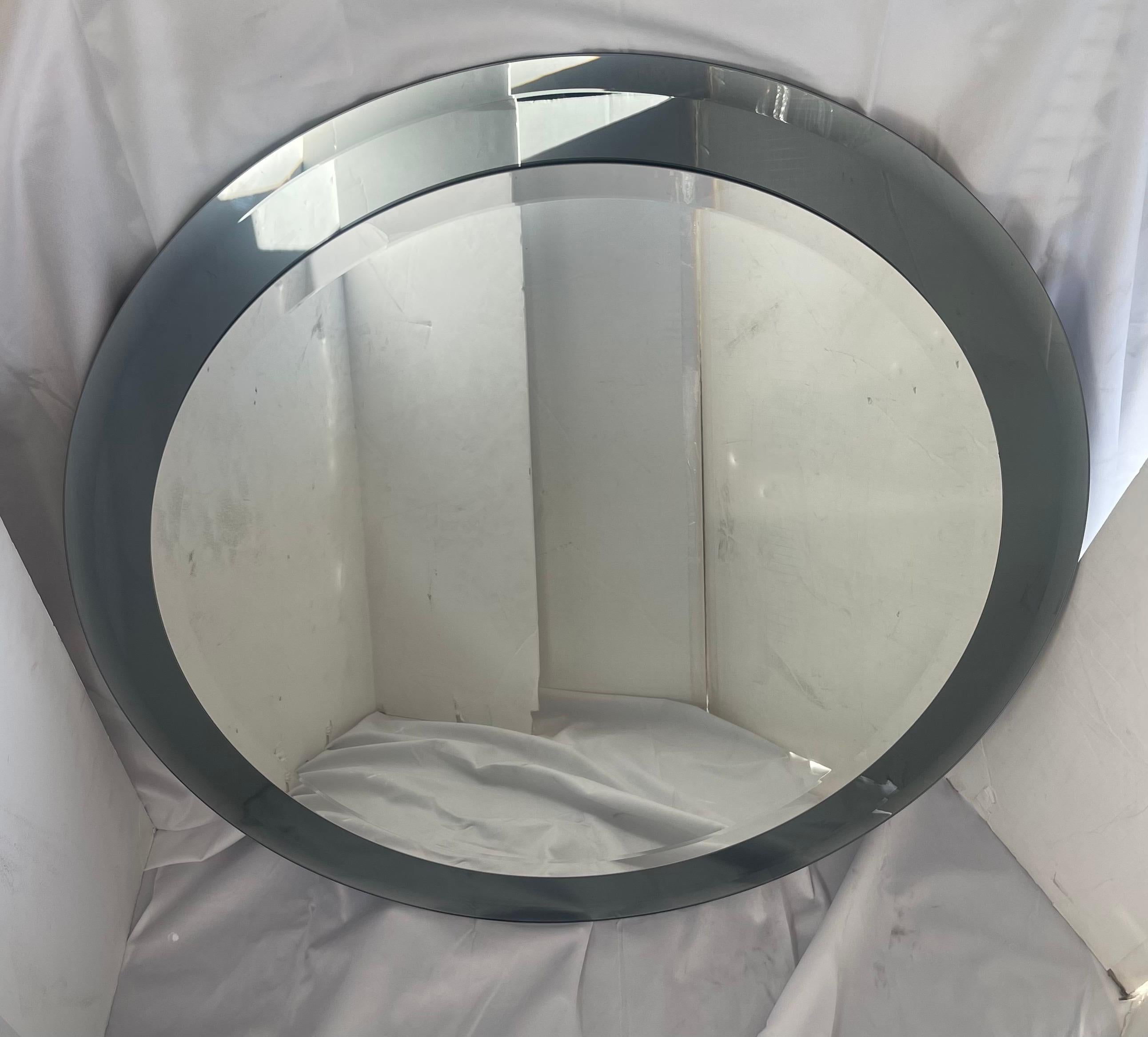 Mid-Century Modern The Modern Two Tone Smoked Beveled Round Mirror Manner Lorin Marsh en vente