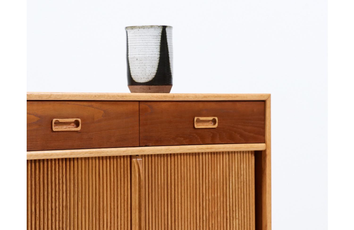 Mid-20th Century Expertly Restored - Mid-Century Modern Two-Tone Tambour-Door Credenza For Sale