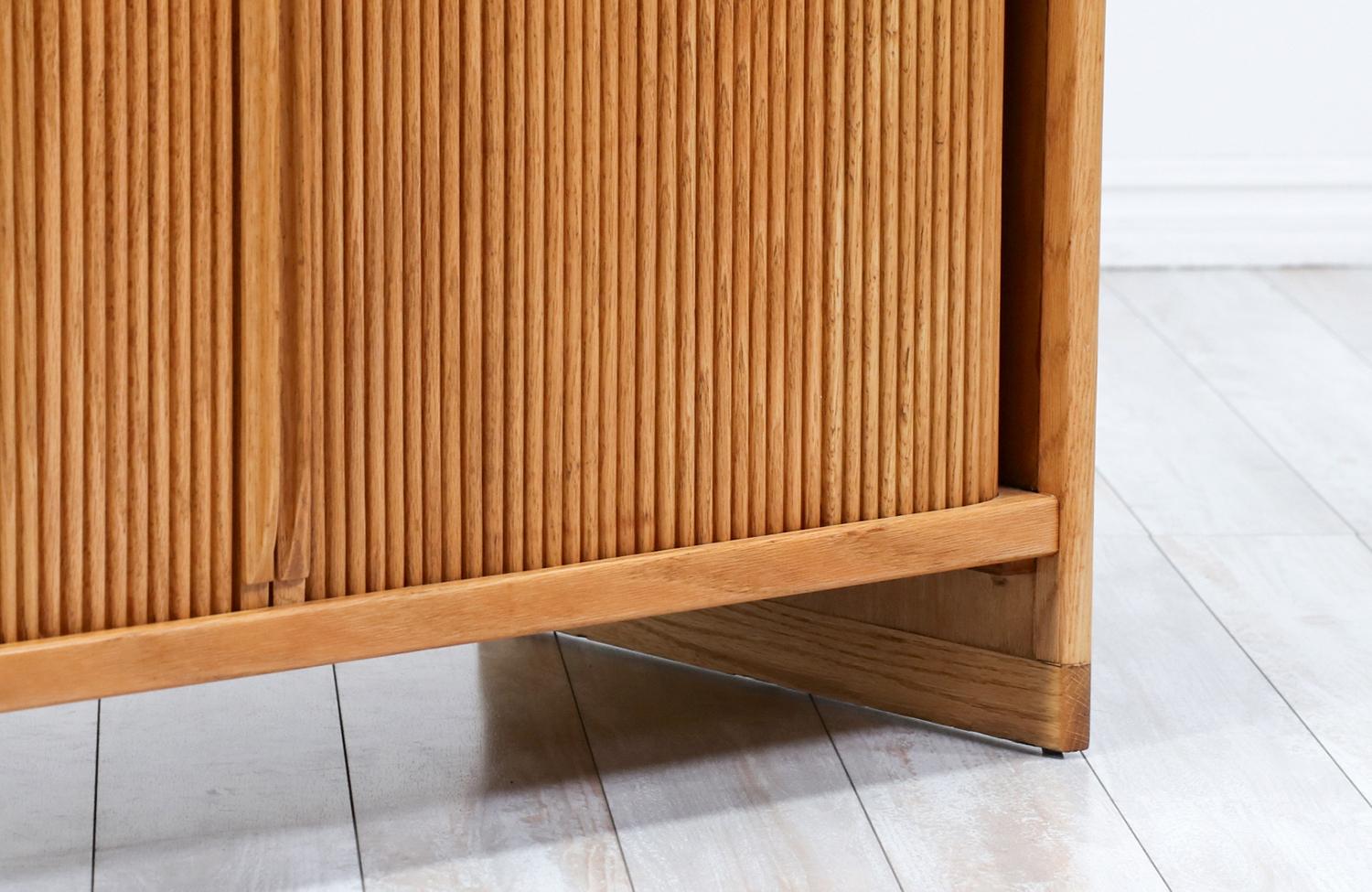 Oak Expertly Restored - Mid-Century Modern Two-Tone Tambour-Door Credenza For Sale