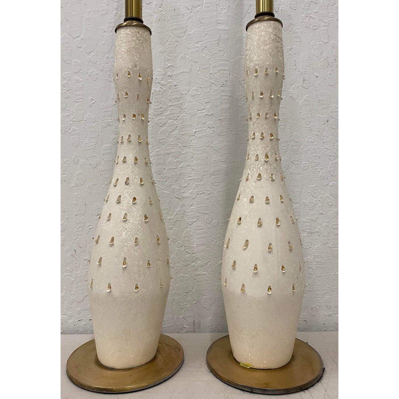 Lampes de table en céramique blanche et dorée de style moderne du milieu du siècle 