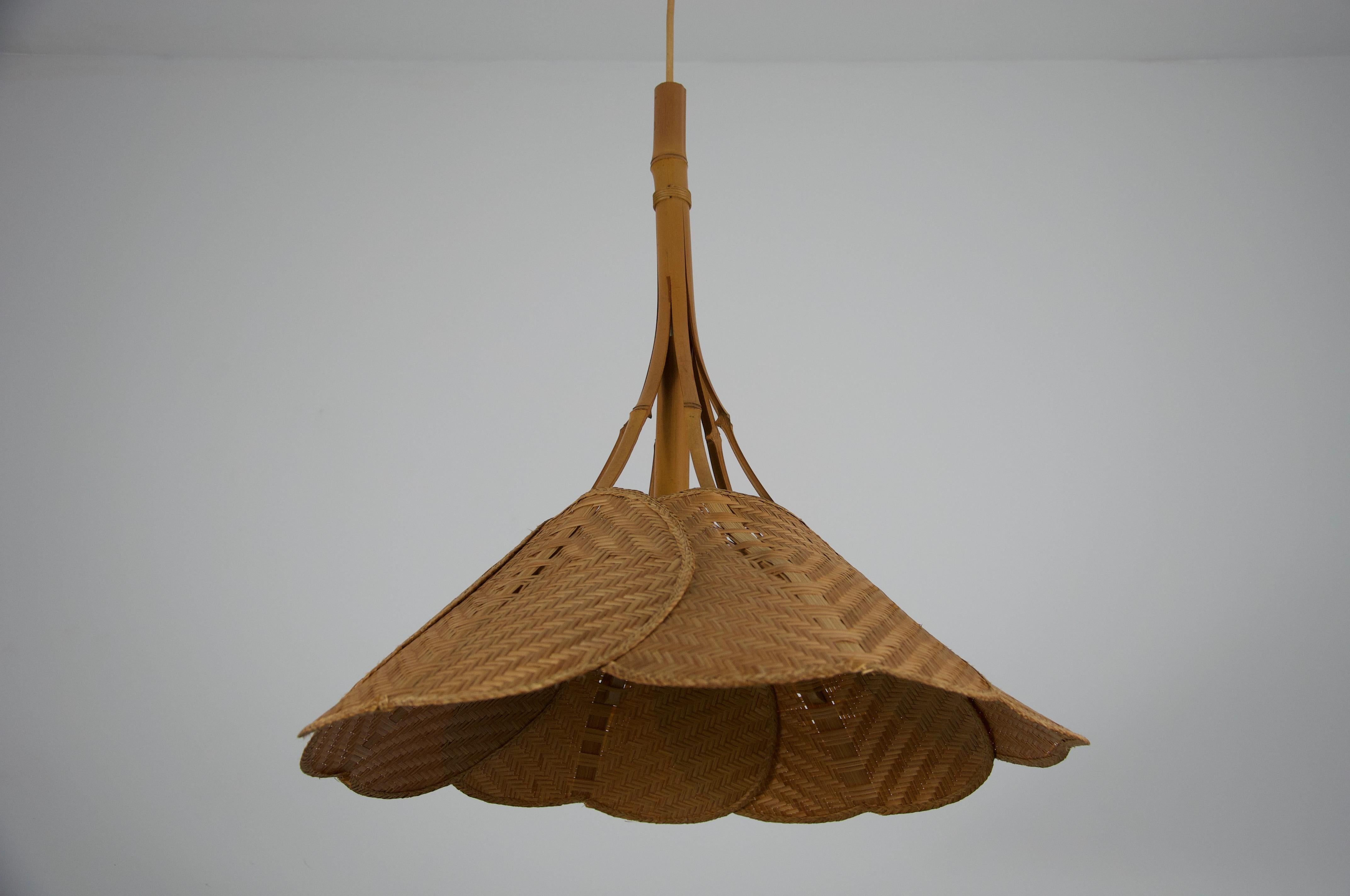 Lámpara colgante Uchiwa de mediados de siglo al estilo de Ingo Maurer, años 70 Bambú en venta