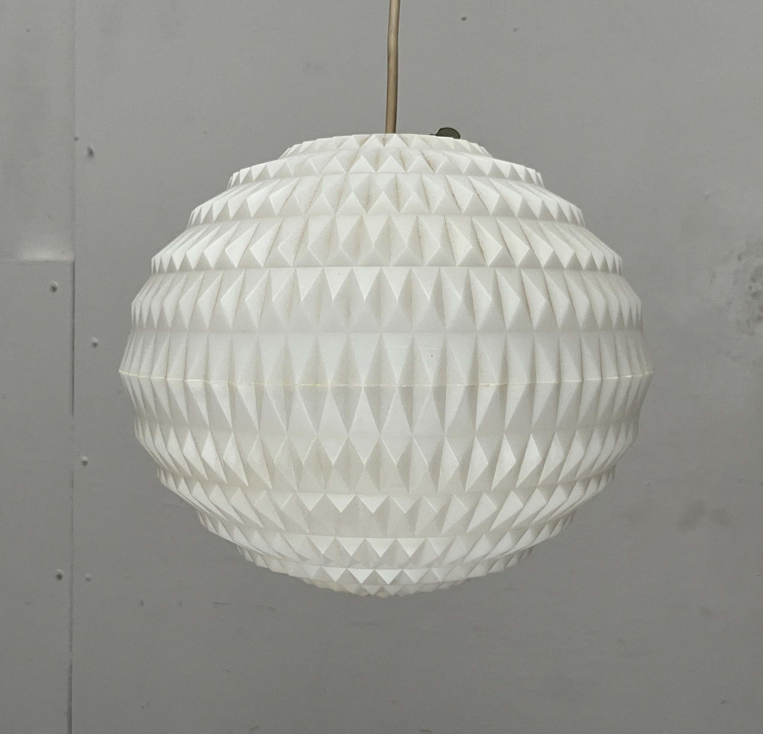 Lampada a sospensione UFO di Aloys Ferdinand Gangkofner per Erco, stile metà secolo moderno in vendita 3