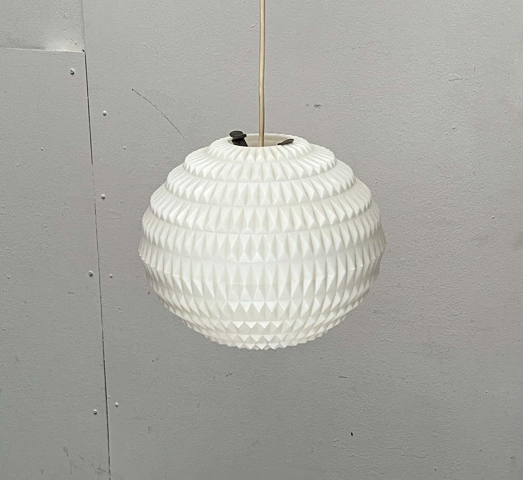 Lampada a sospensione UFO di Aloys Ferdinand Gangkofner per Erco, stile metà secolo moderno in vendita 6