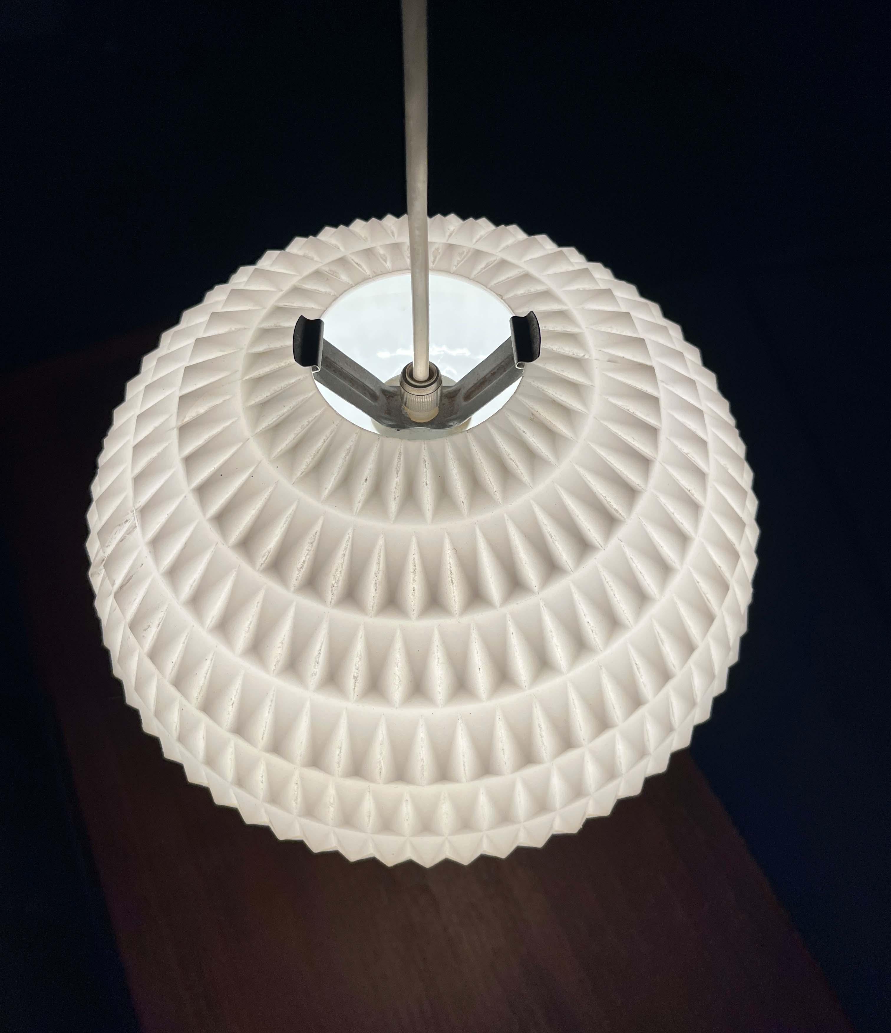 Lampada a sospensione UFO di Aloys Ferdinand Gangkofner per Erco, stile metà secolo moderno in vendita 7