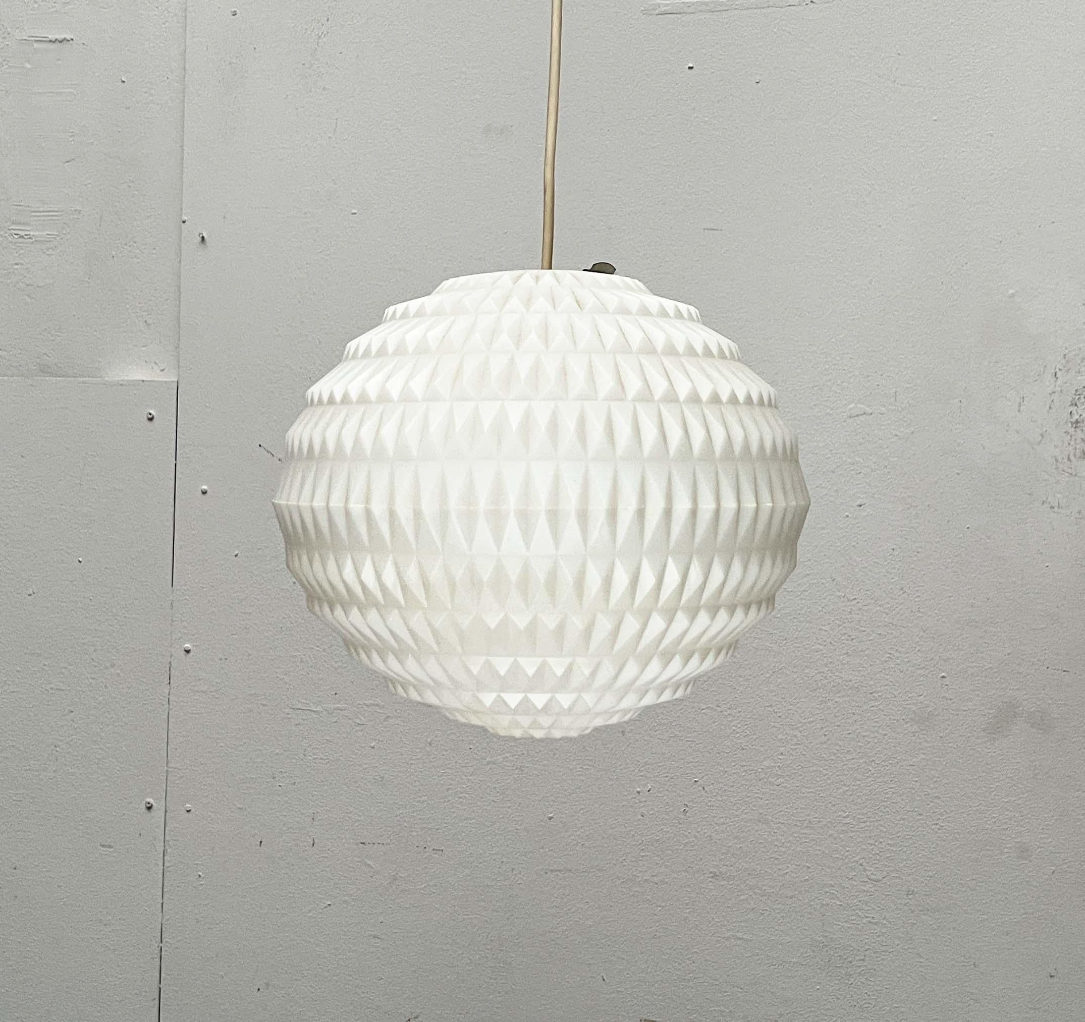 XX secolo Lampada a sospensione UFO di Aloys Ferdinand Gangkofner per Erco, stile metà secolo moderno in vendita