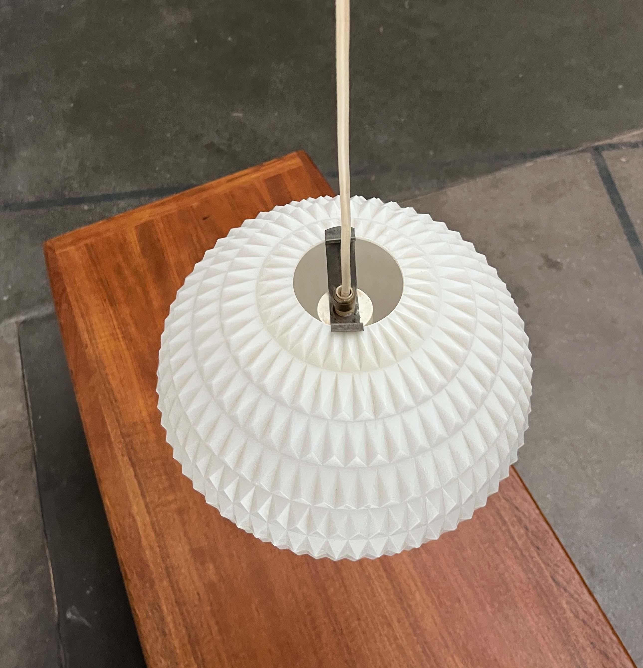 Metallo Lampada a sospensione UFO di Aloys Ferdinand Gangkofner per Erco, stile metà secolo moderno in vendita