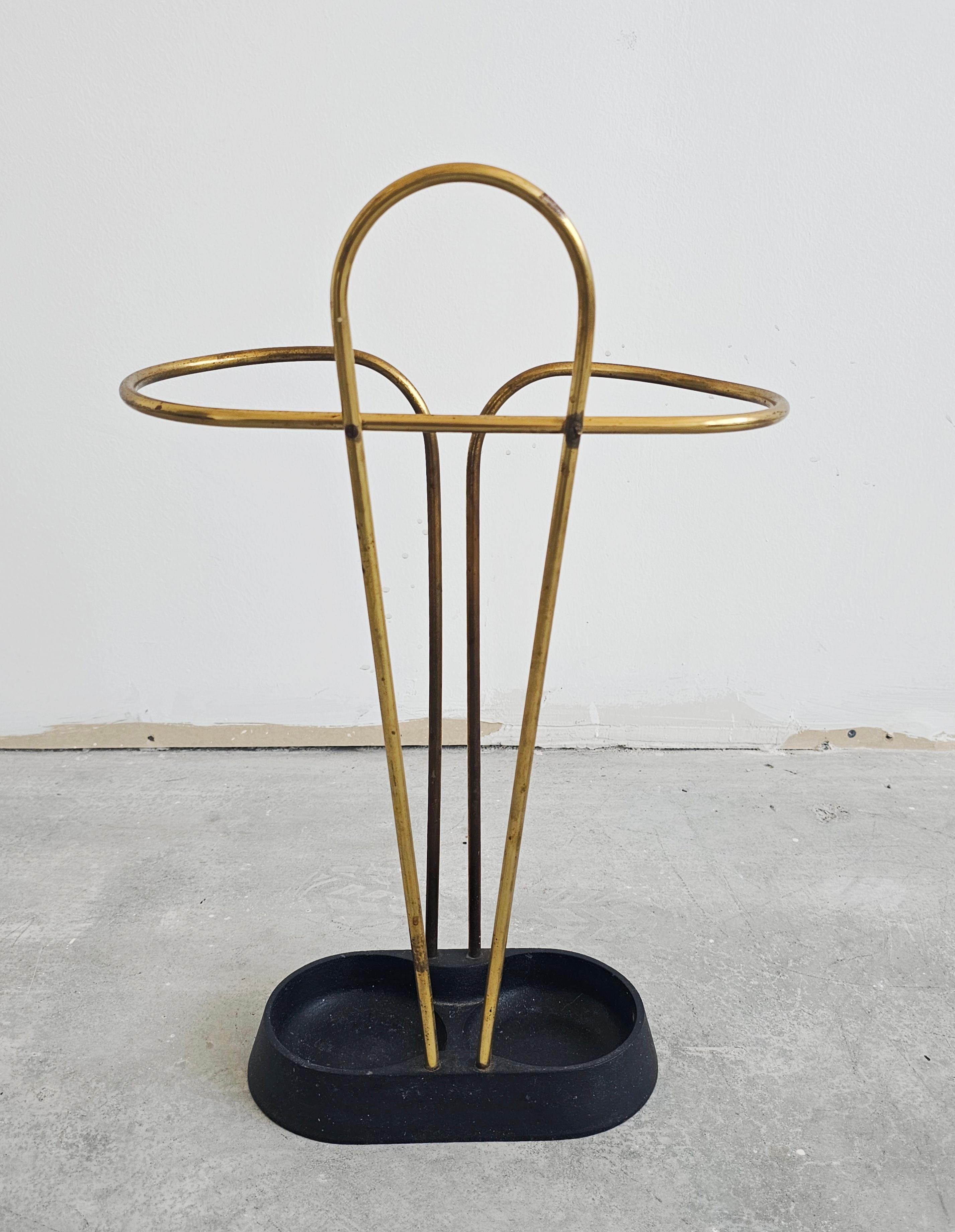 Milieu du XXe siècle Stand de parapluie The Modernity, dessiné par Carl Aubock, Autriche, années 1950 en vente