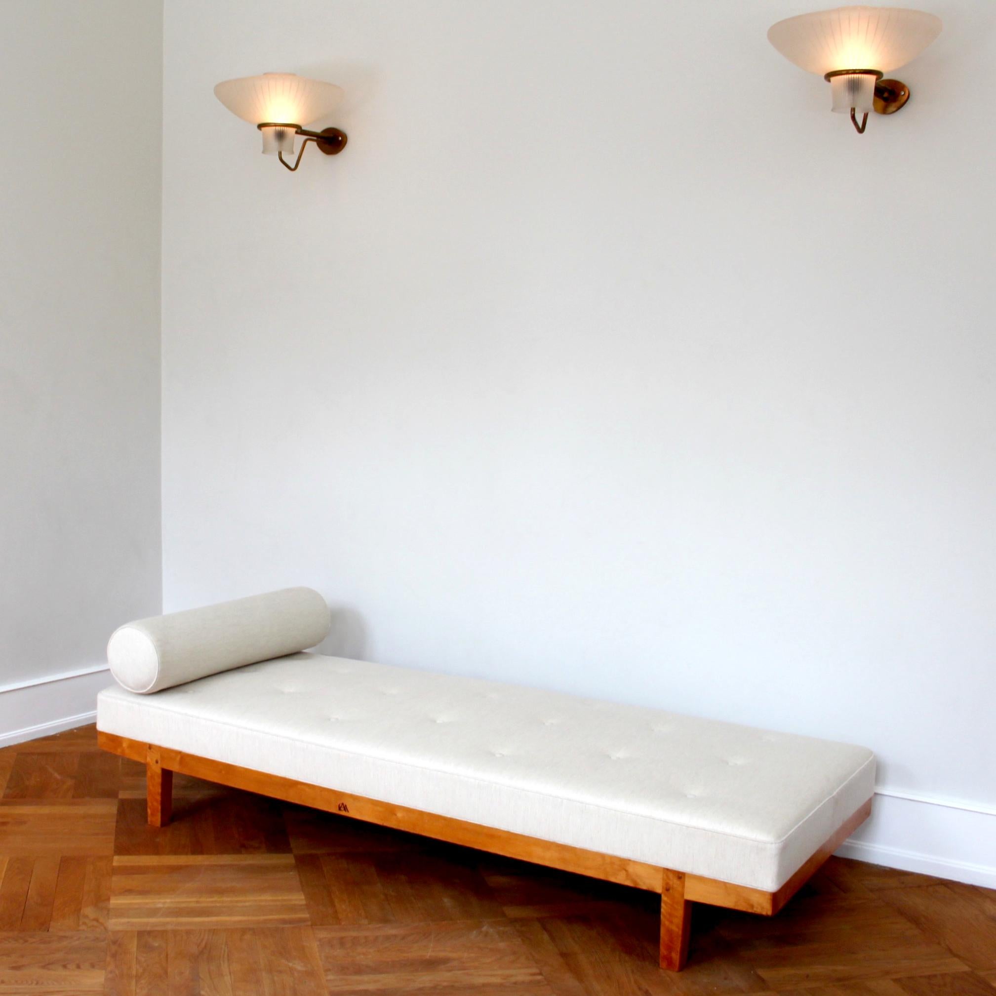 Unika Daybed by Carl-Axel Acking in Birch and Wool In Good Condition In Copenhagen, DK