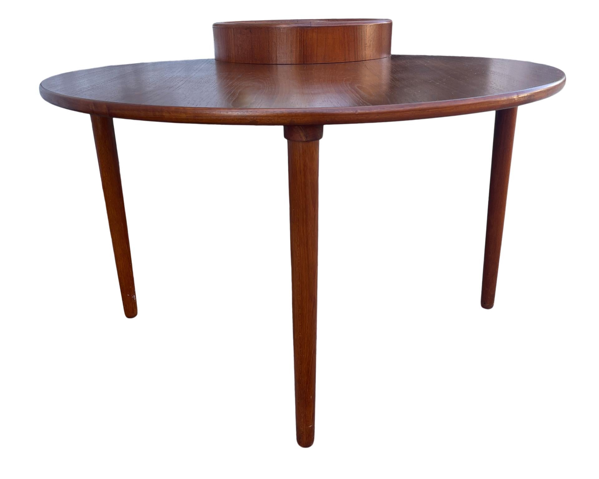 Mid-Century Modern Unique Teak Round Planter Coffee Table IDG, Denmark In Good Condition In BROOKLYN, NY