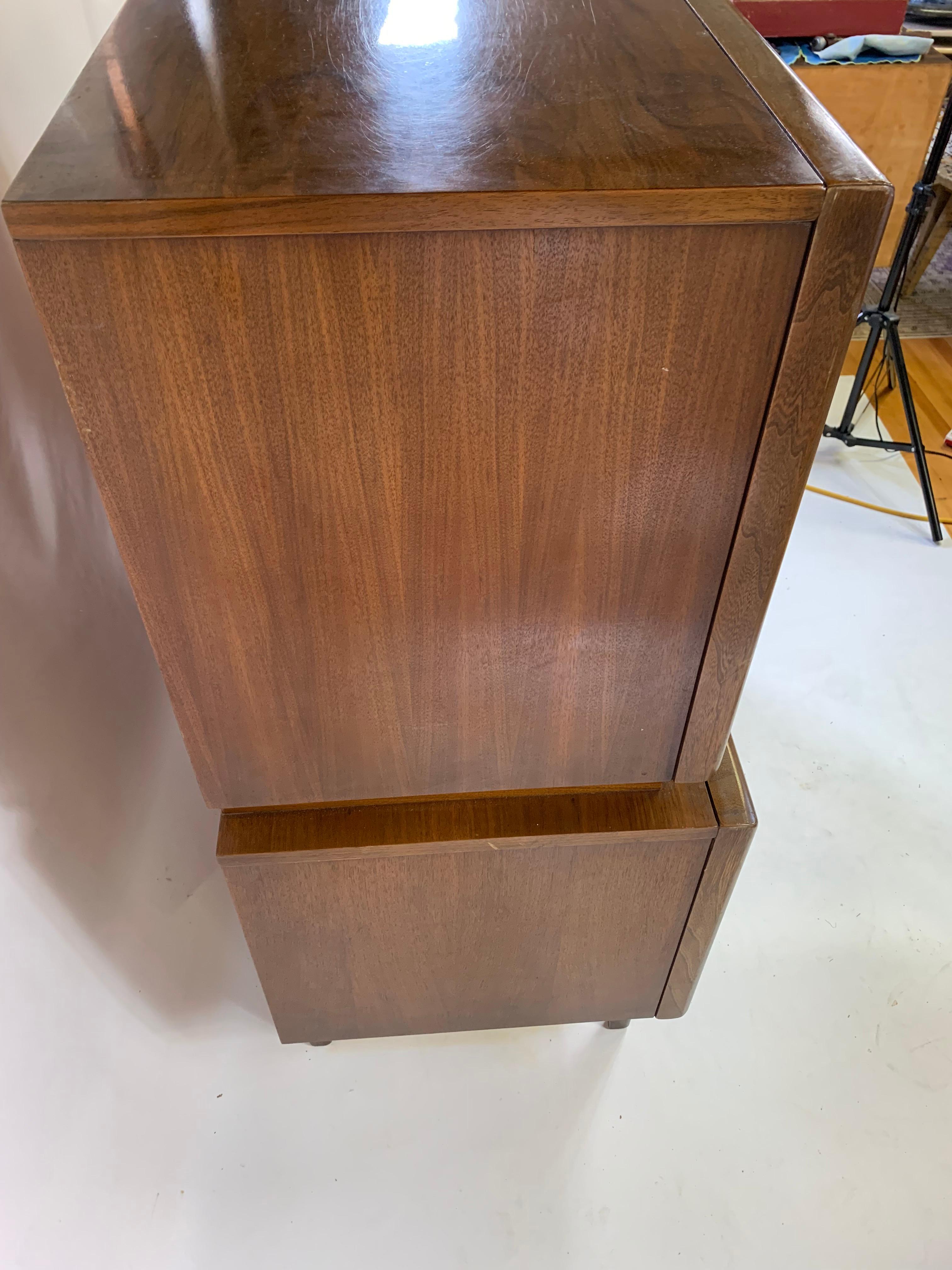 Mid-Century Modern United Diamond Walnut Dresser 1