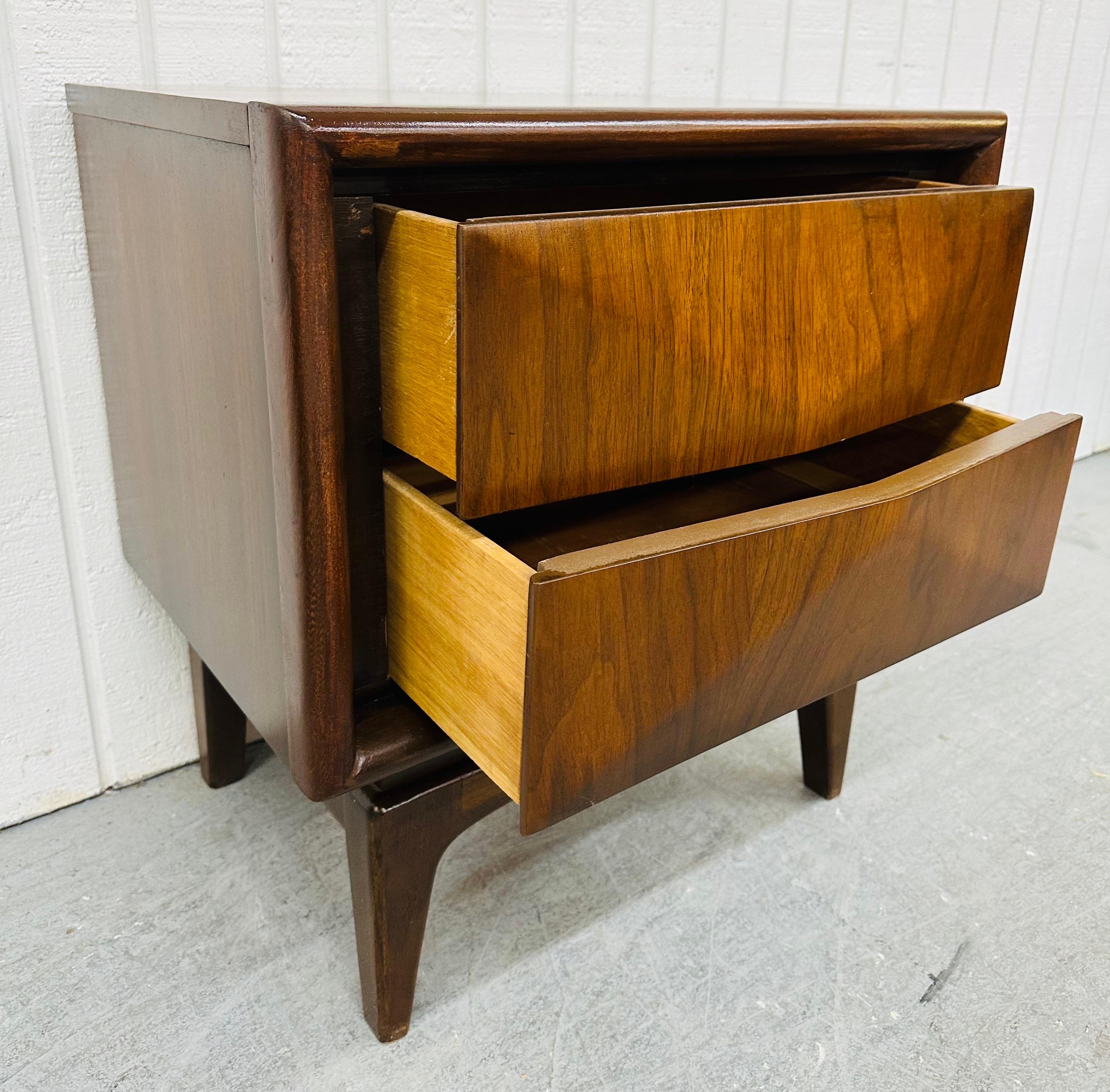 Mid-Century Modern United Diamond Walnut Nightstands - Set of 2 1
