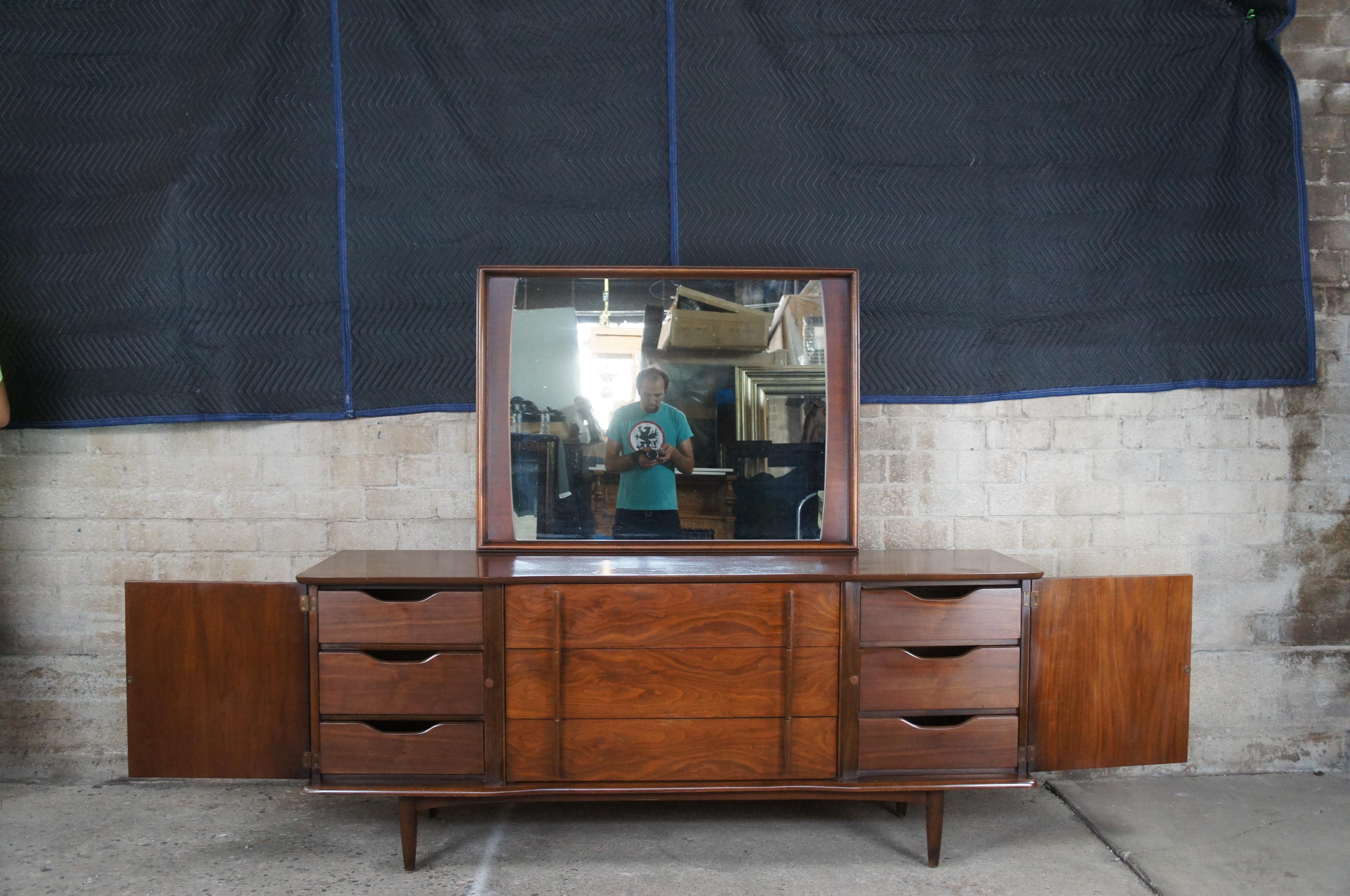 Mid-Century Modern United Furniture Sculptural Walnut Dresser Console Mirror 3