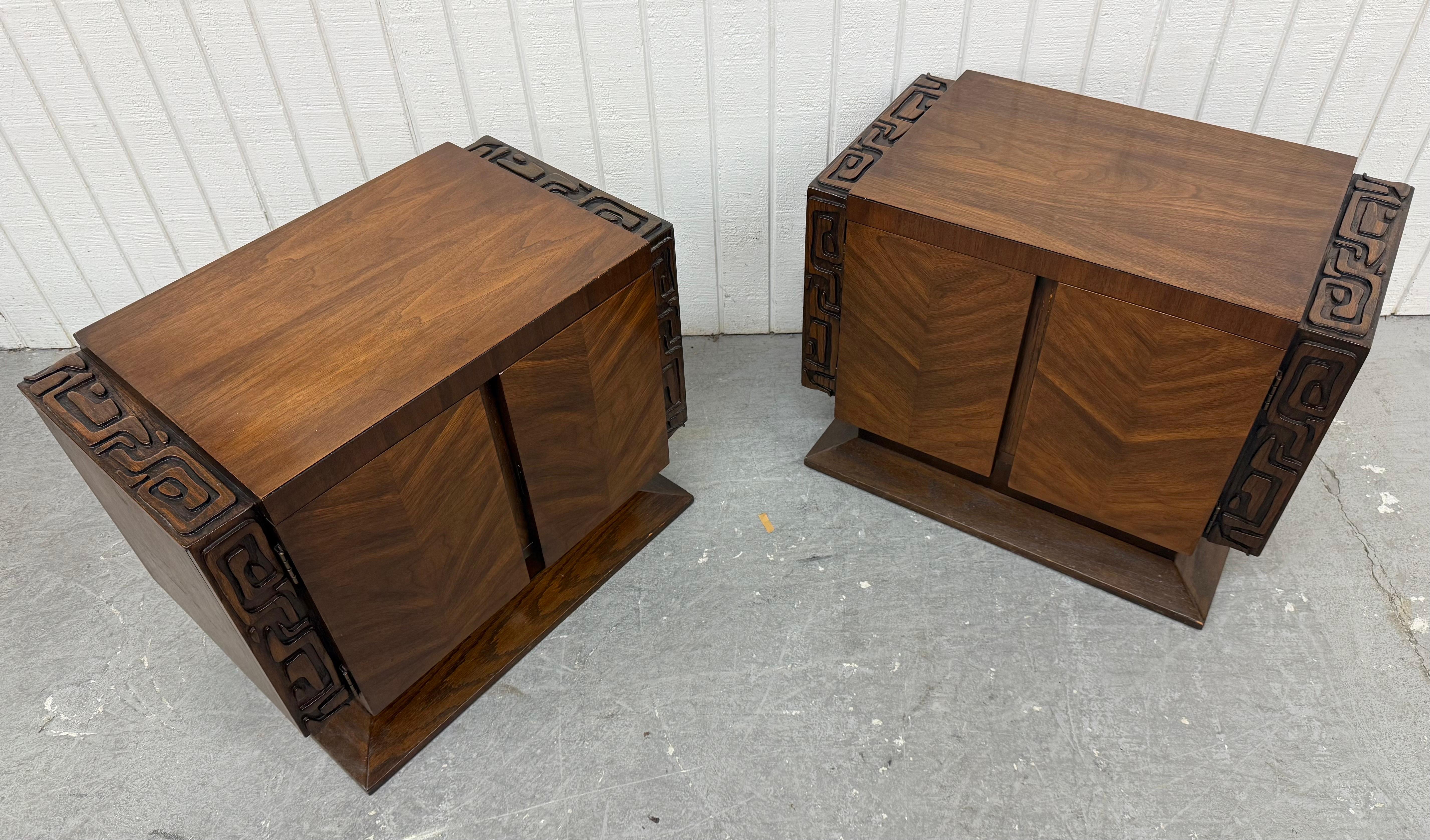Mid-Century Modern United Tiki Walnut Bedroom Set - Set of 6 1