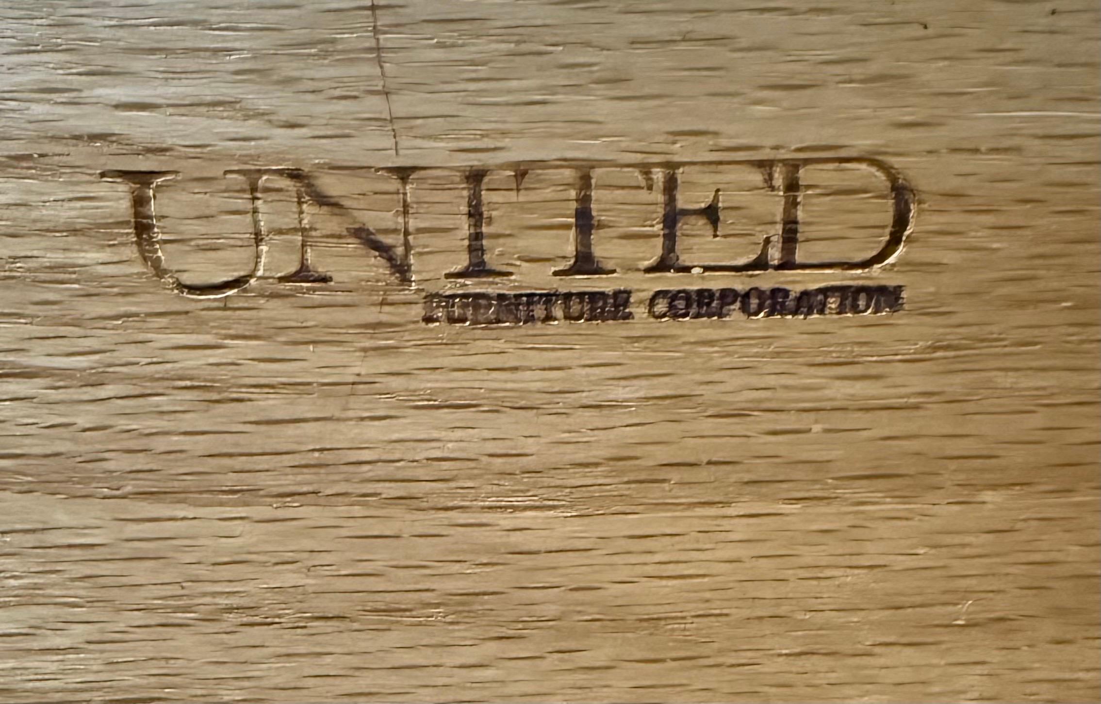 Cassapanca alta in noce United Tiki di metà secolo in vendita 3