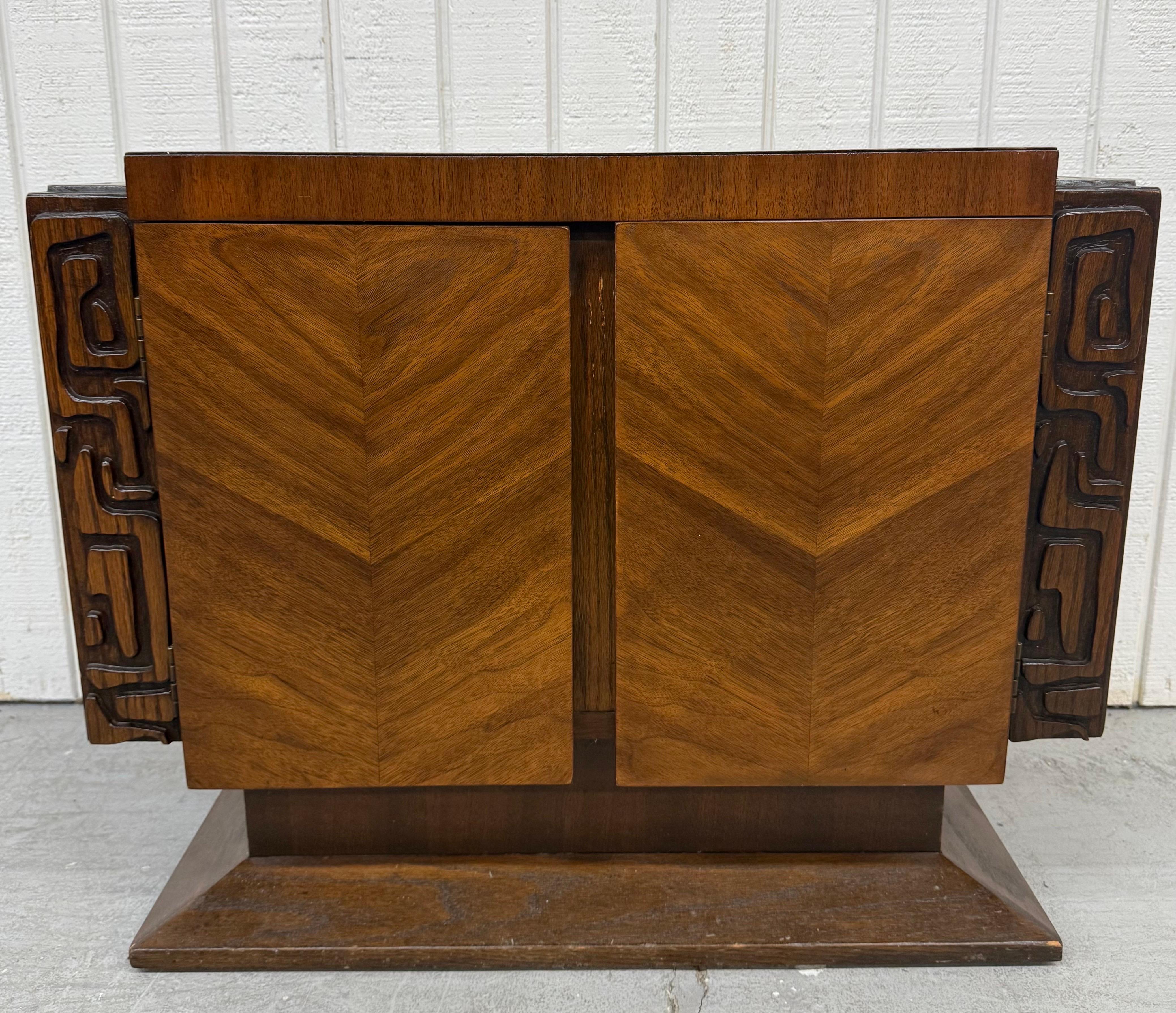 20th Century Mid-Century Modern United Tiki Walnut Nightstands - Set of 2 For Sale