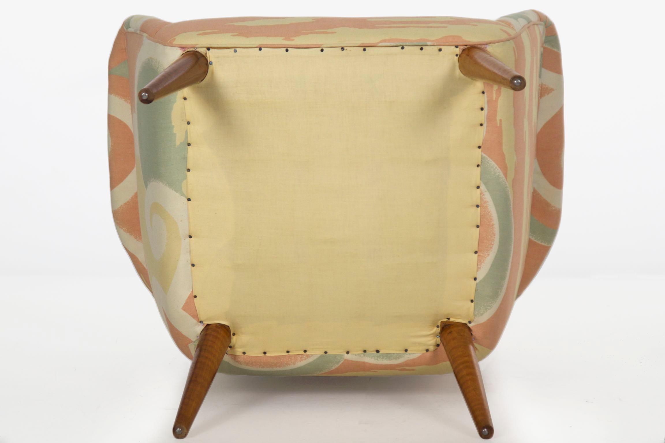 Mid-Century Modern Upholstered Armchair with Splayed Maple Legs, circa 1960s 12