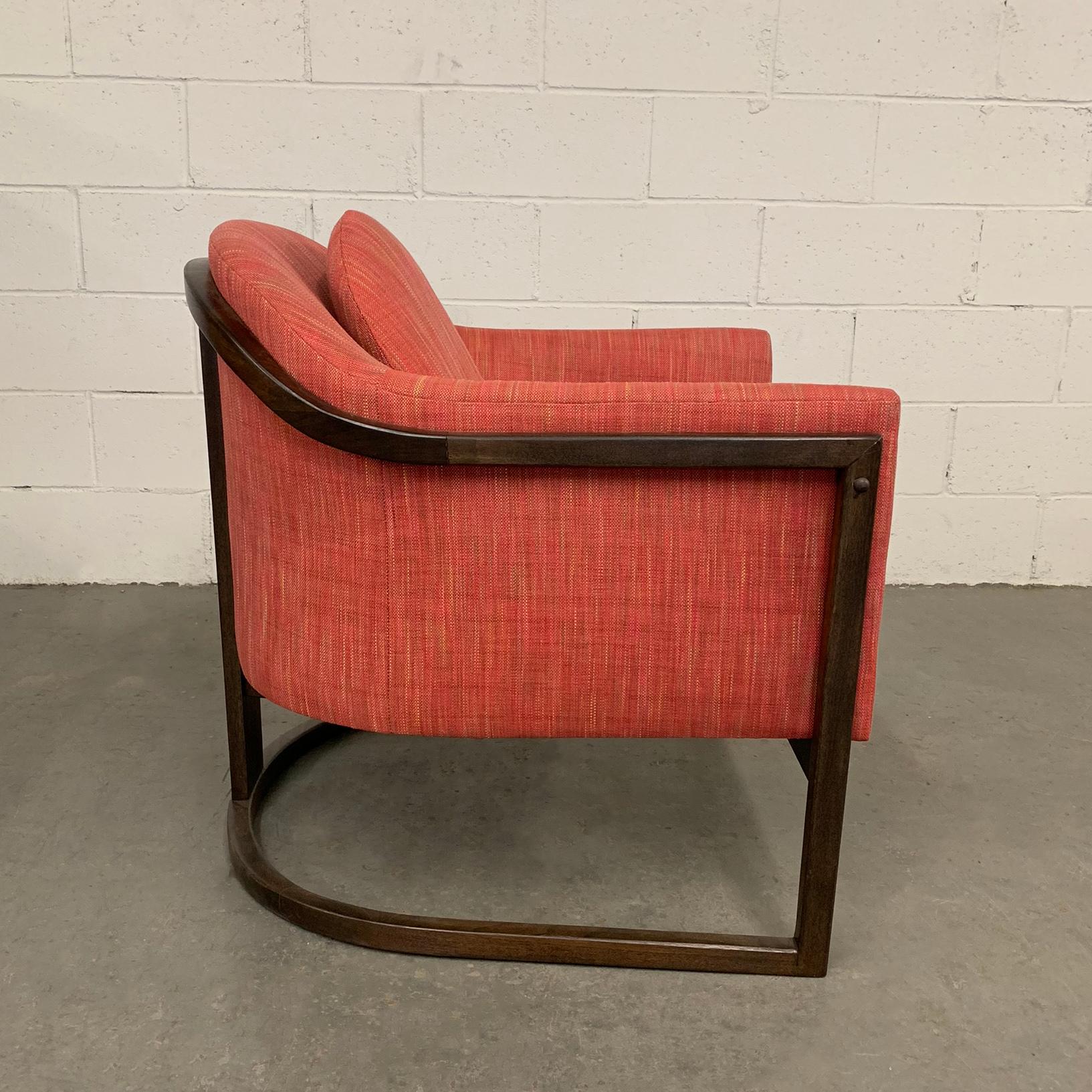 Mid-Century Modern Upholstered Barrel Club Chair Attributed to Harvey Probber In Good Condition For Sale In Brooklyn, NY