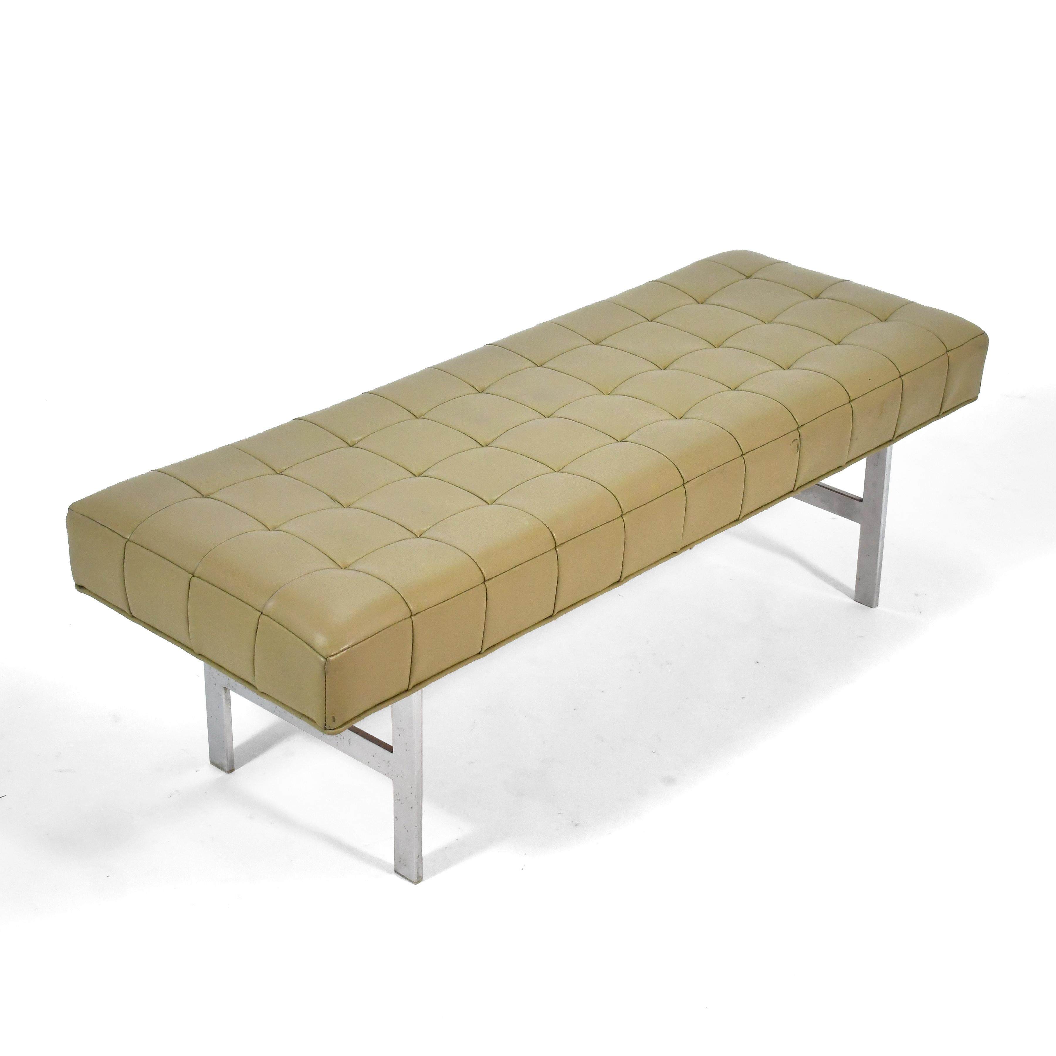 Mid-Century Modern Upholstered Bench For Sale 1