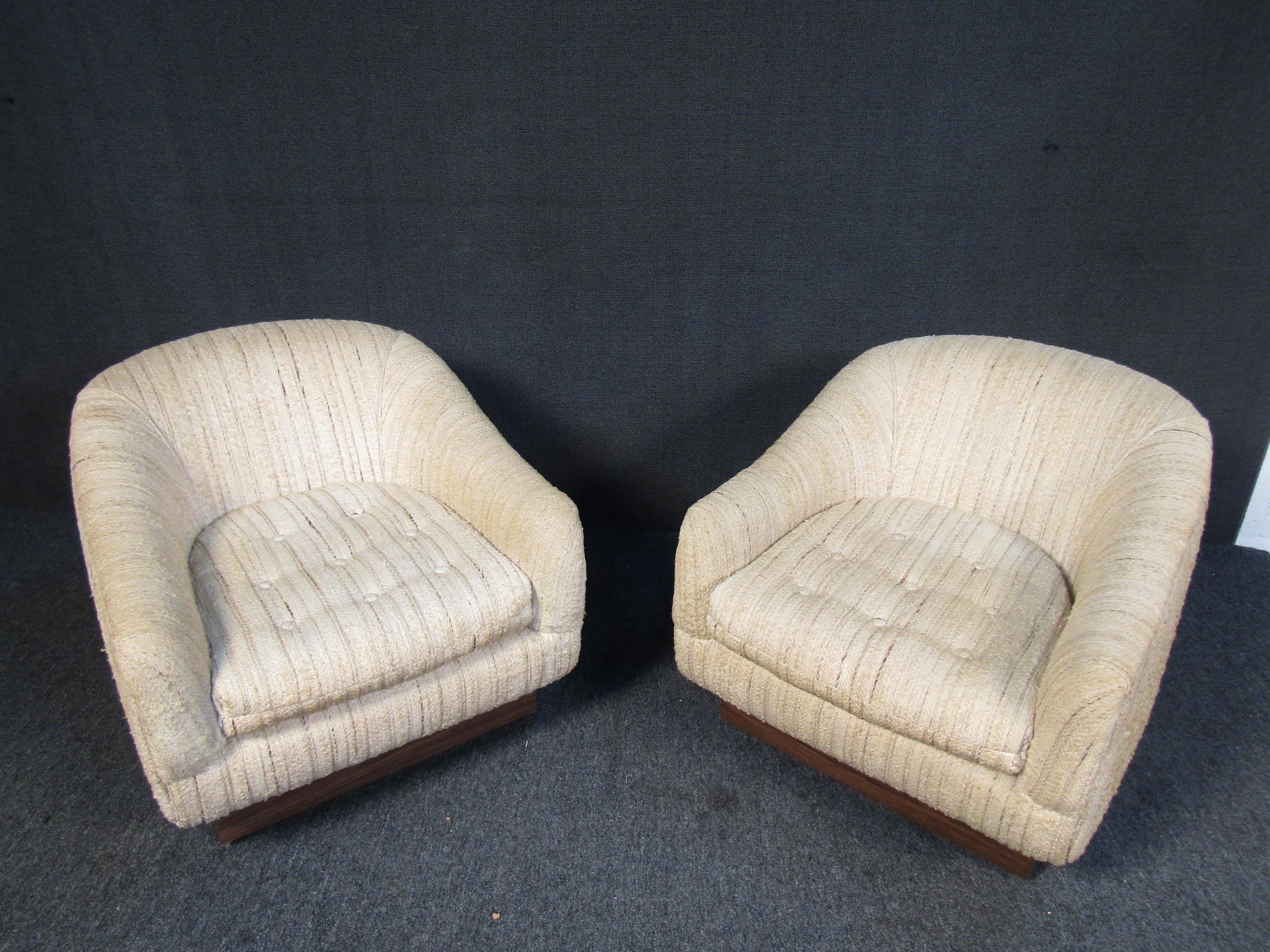 Mid-Century Modern Upholstered Club Chairs In Good Condition In Brooklyn, NY
