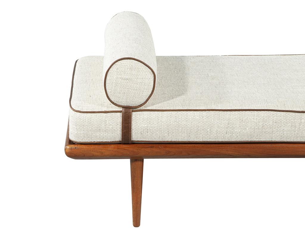 Leather Mid-Century Modern Upholstered Daybed Lounger