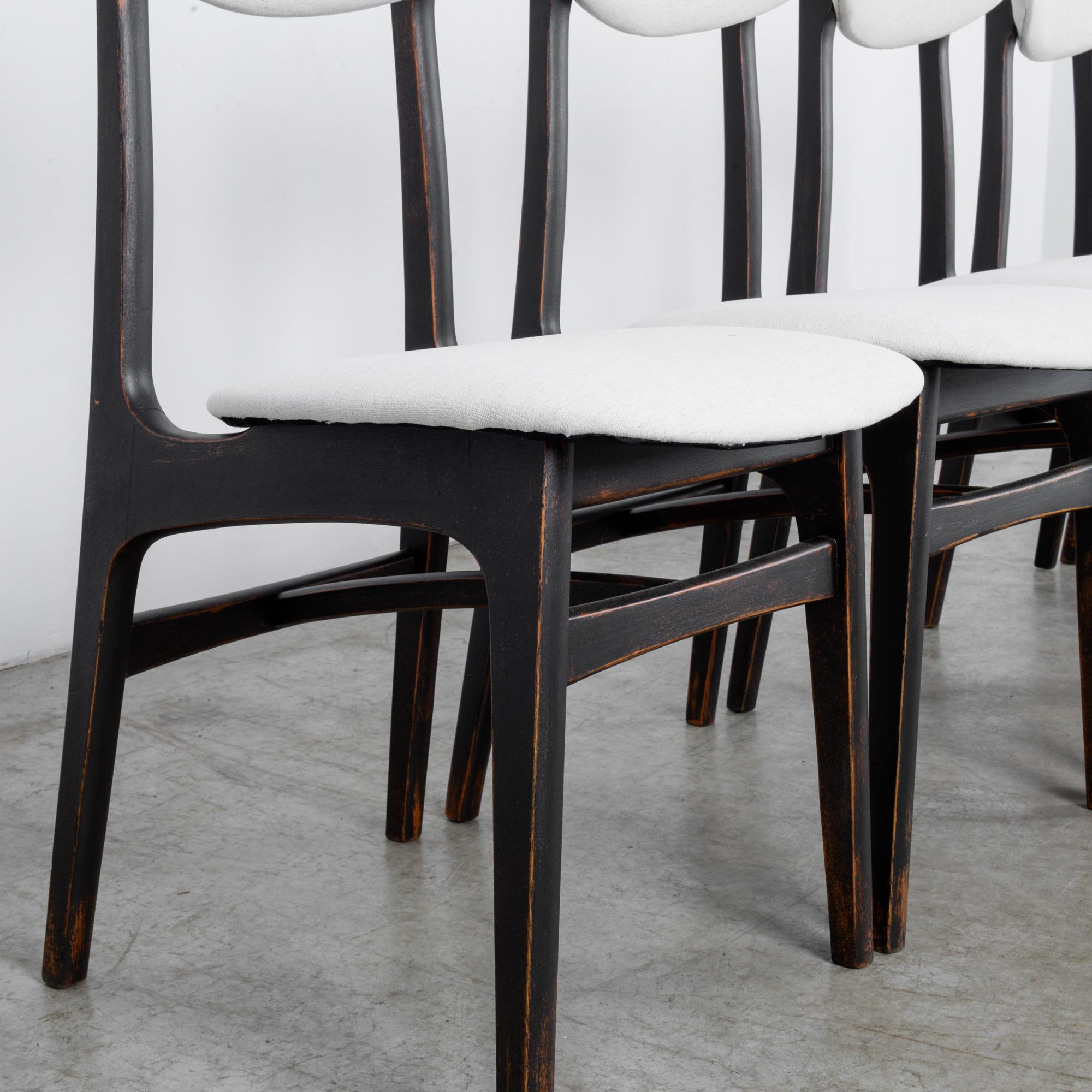 Chaises de salle à manger tapissées de style mi-siècle moderne, ensemble de six pièces en vente 3
