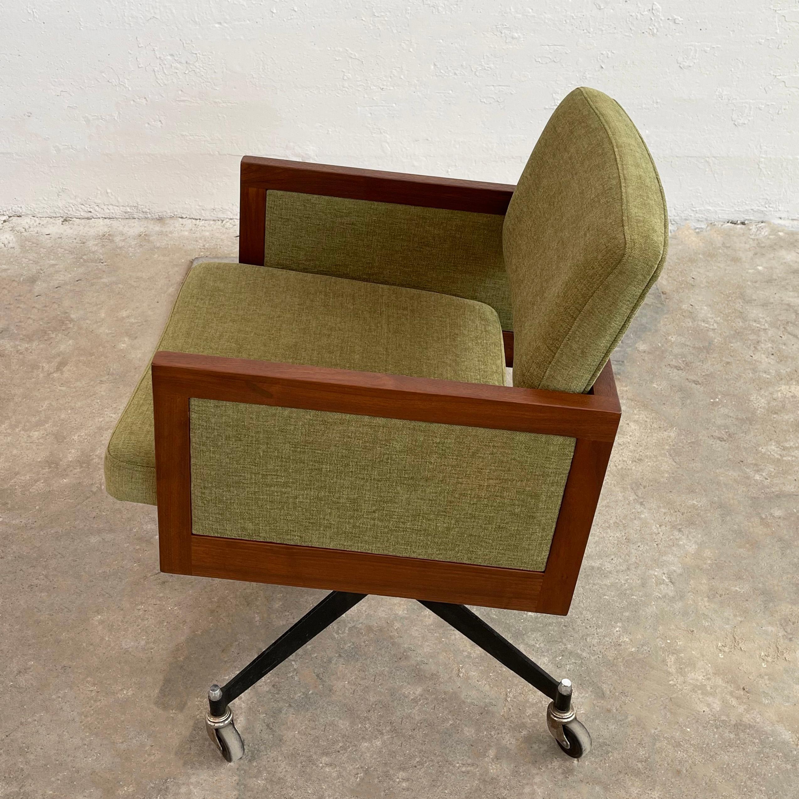 20th Century Mid-Century Modern Upholstered Executive Armchair By Robert John For Sale