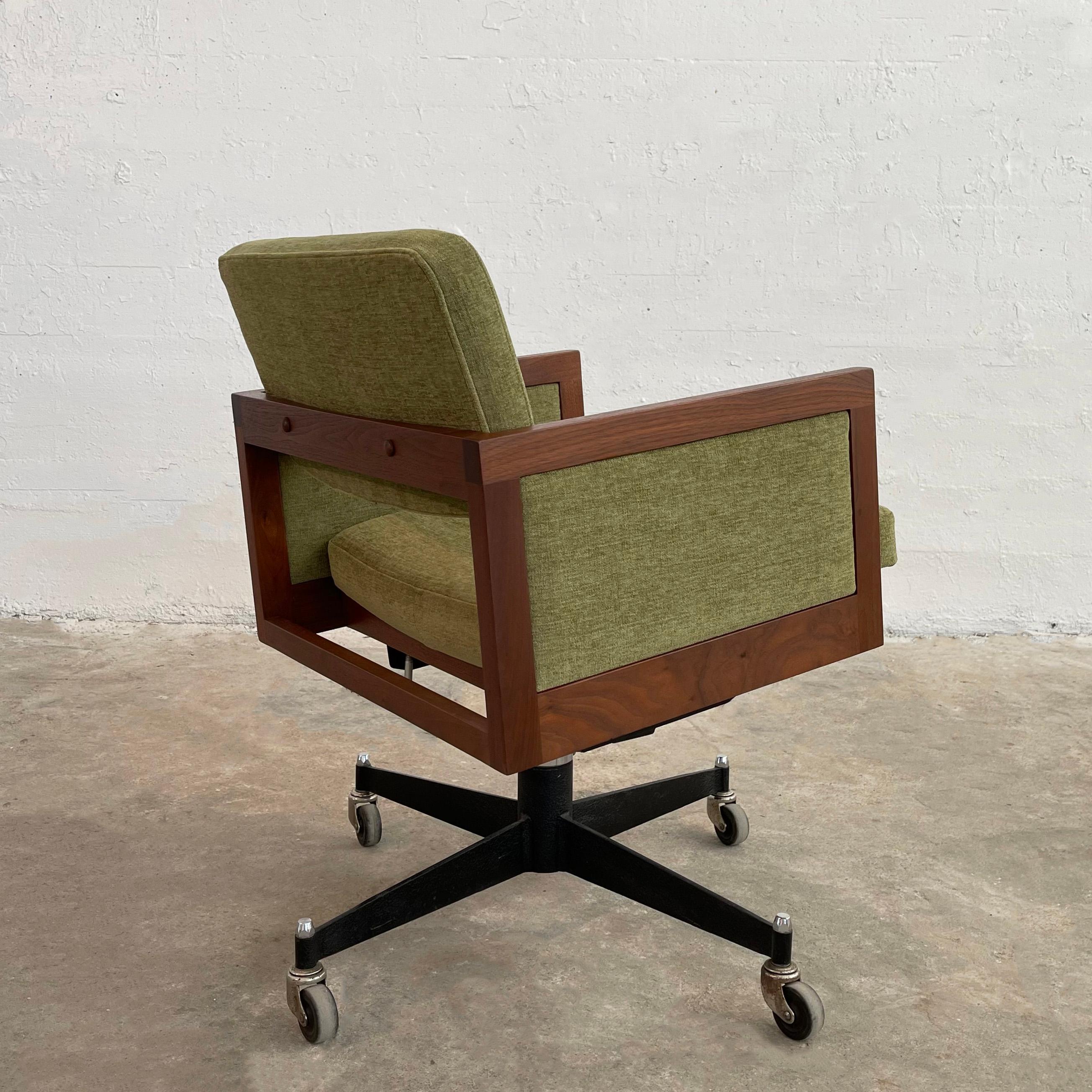 Mid-Century Modern Upholstered Executive Armchair By Robert John 3