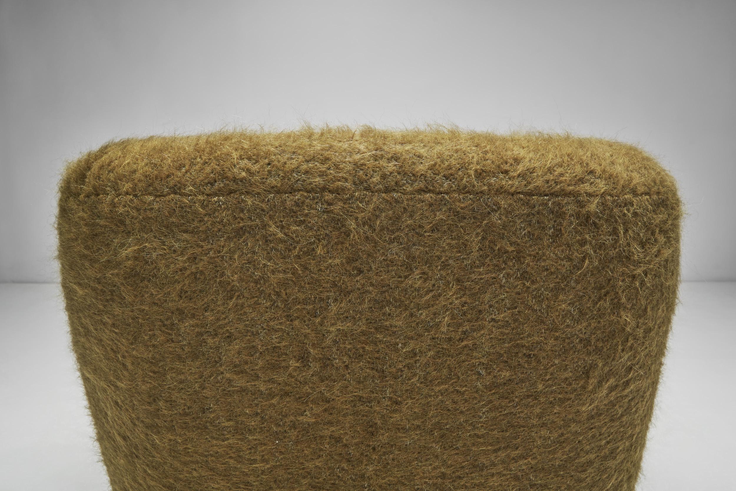 Mid-Century Modern Upholstered Lounge Chair and Ottoman, Denmark ca 1950s For Sale 3