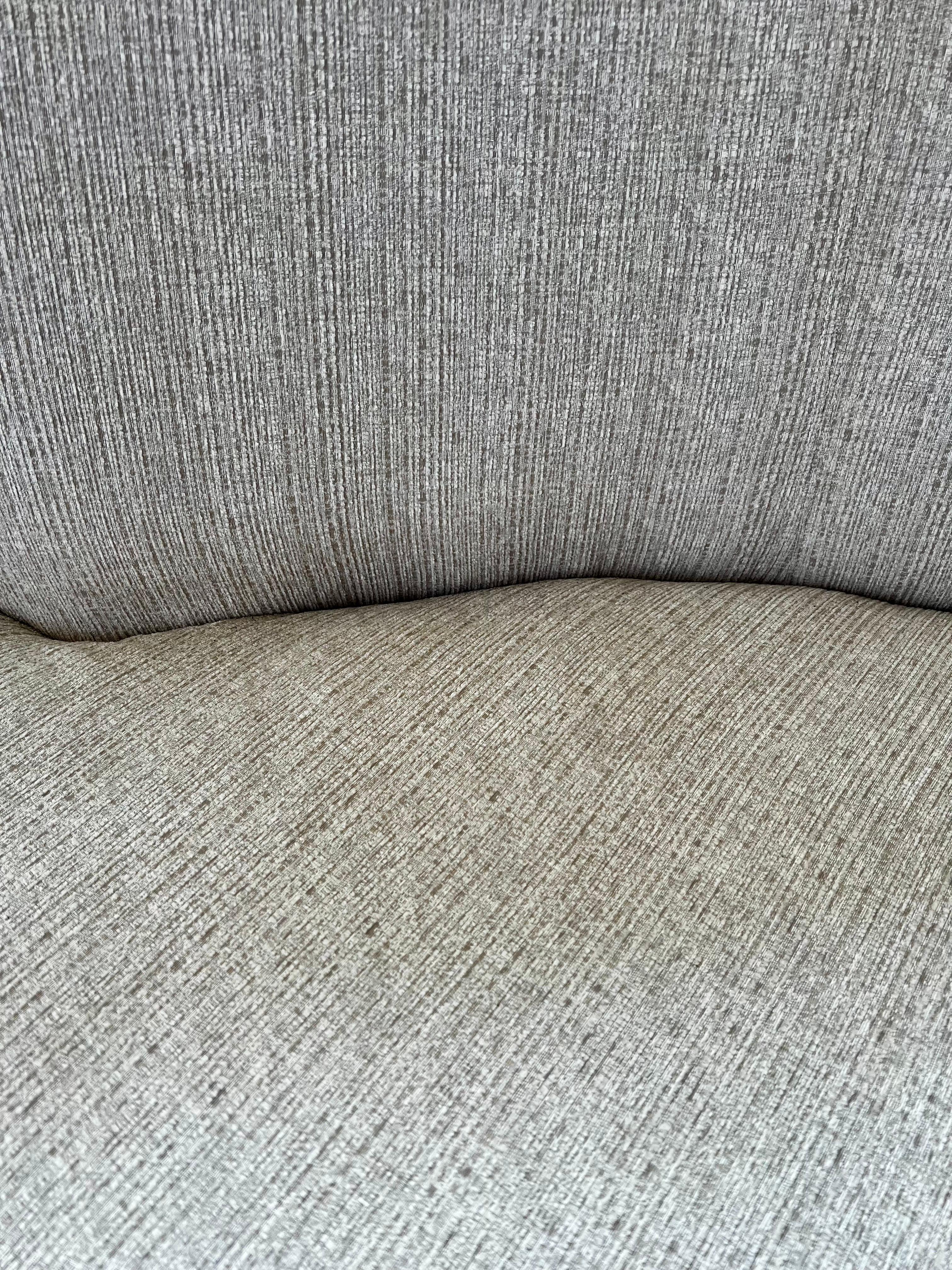 Gepolstertes skulpturales Serpentinen-Wolken-Sofa 95