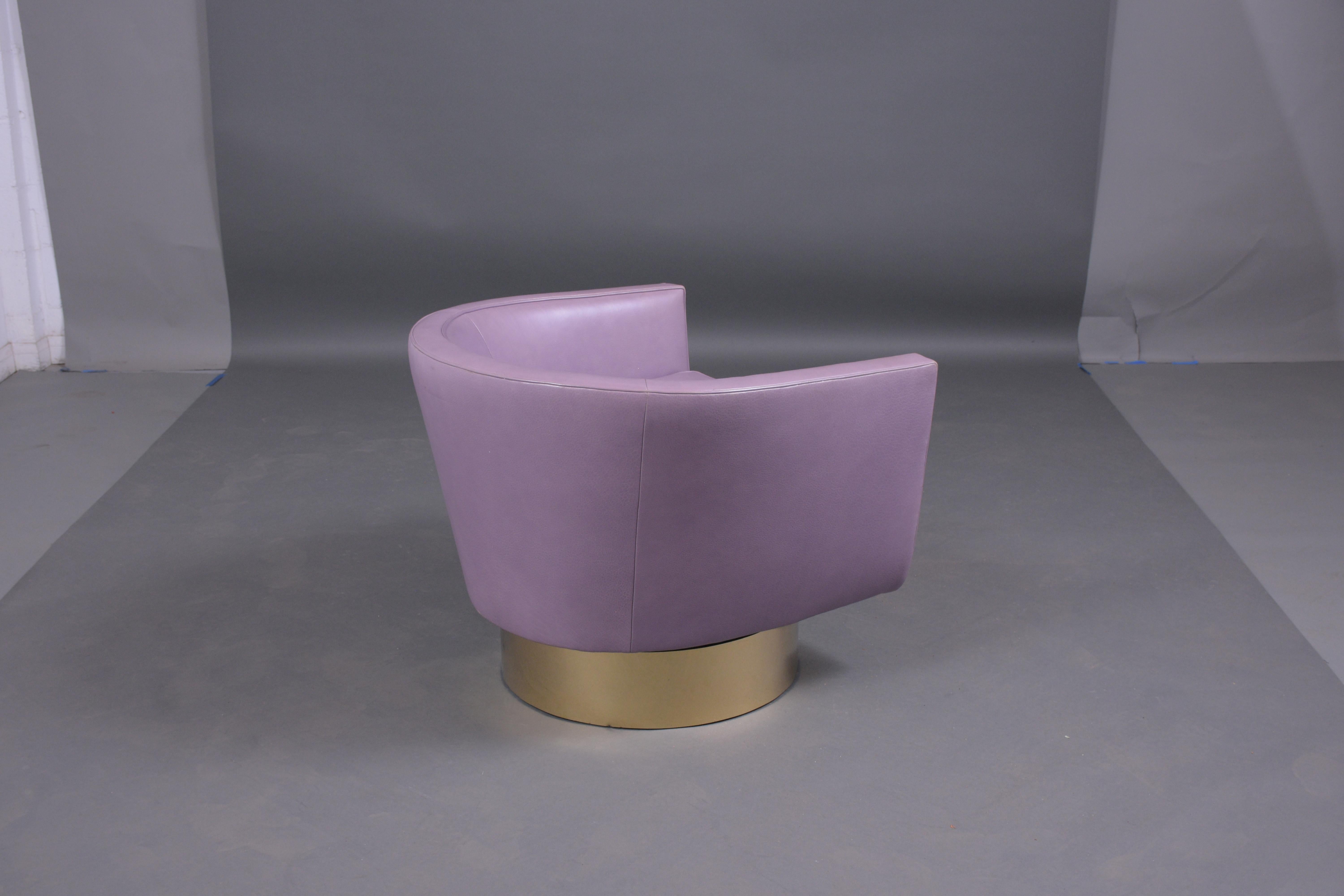 Carved Restored Mid-Century Brass Swivel Chair in Violet Leather - Modern Elegance For Sale