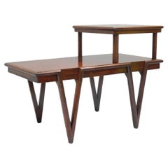 The Moderns V.I.I.. Table d'appoint en acajou de style Robsjohn Gibbings